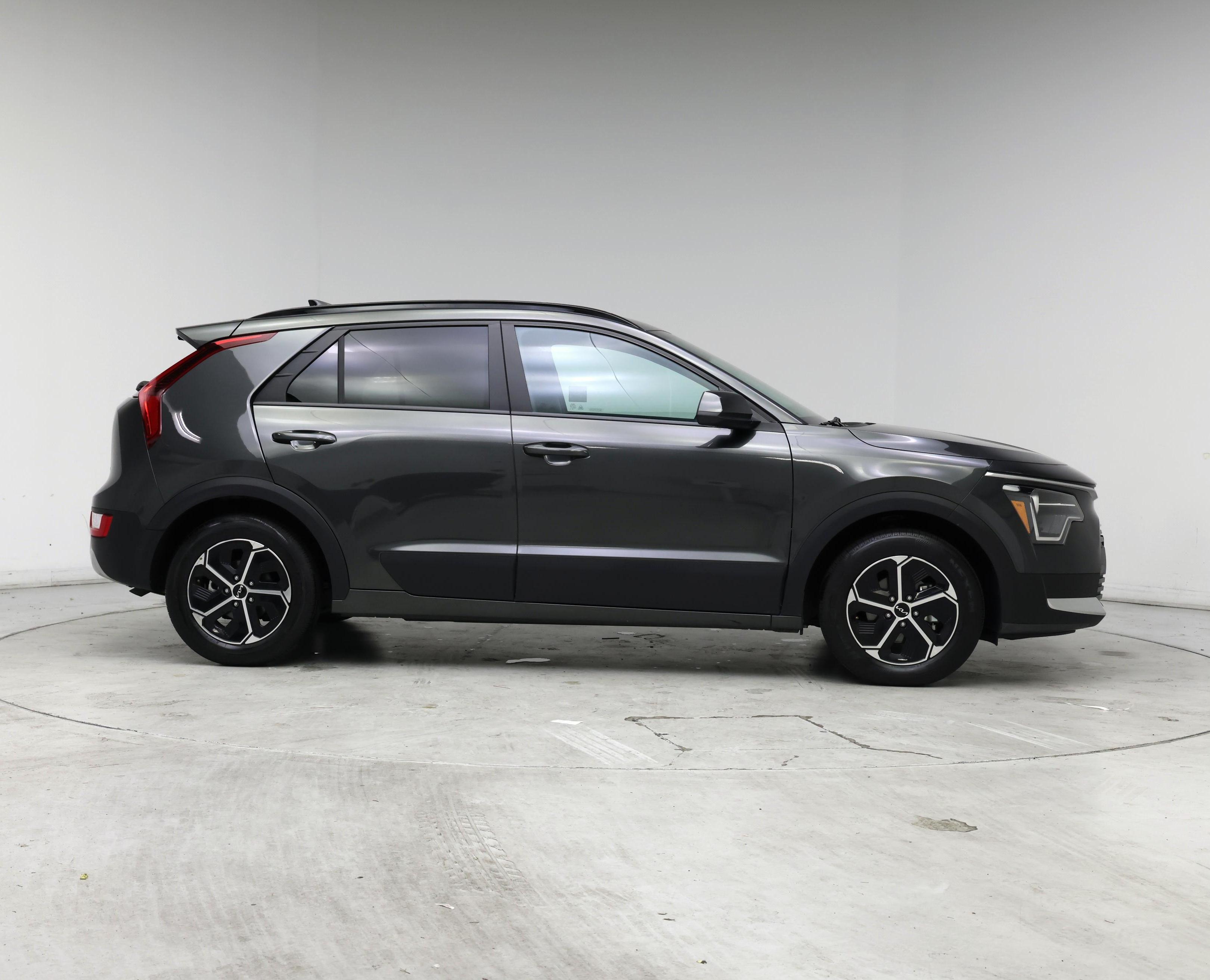 Thumbnail: 2025 Kia Niro - 7