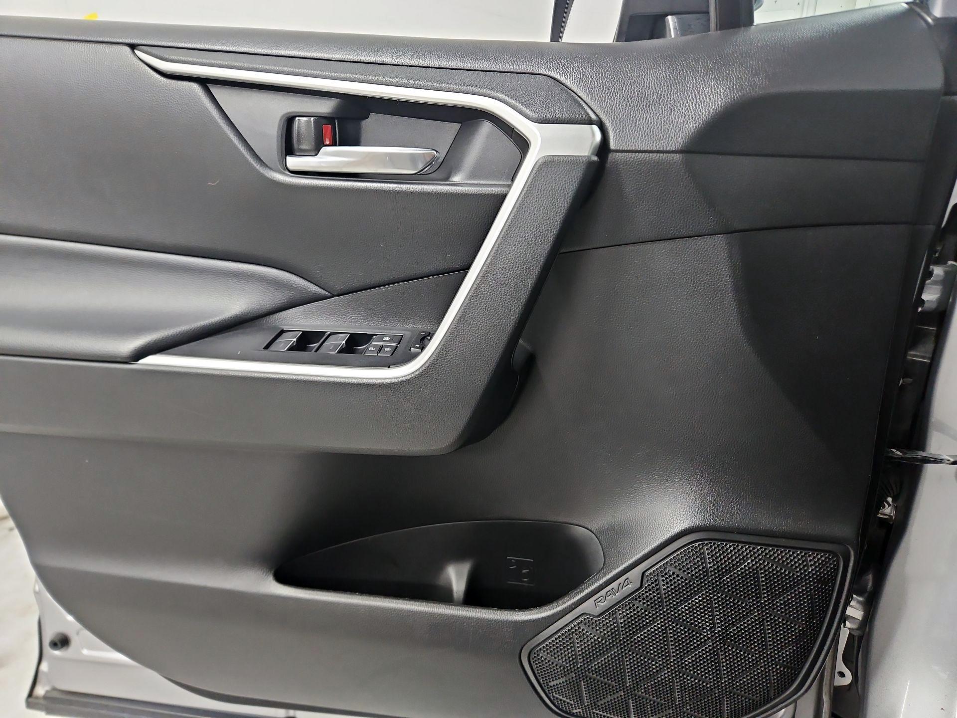 Thumbnail: 2023 Toyota RAV4 - 12