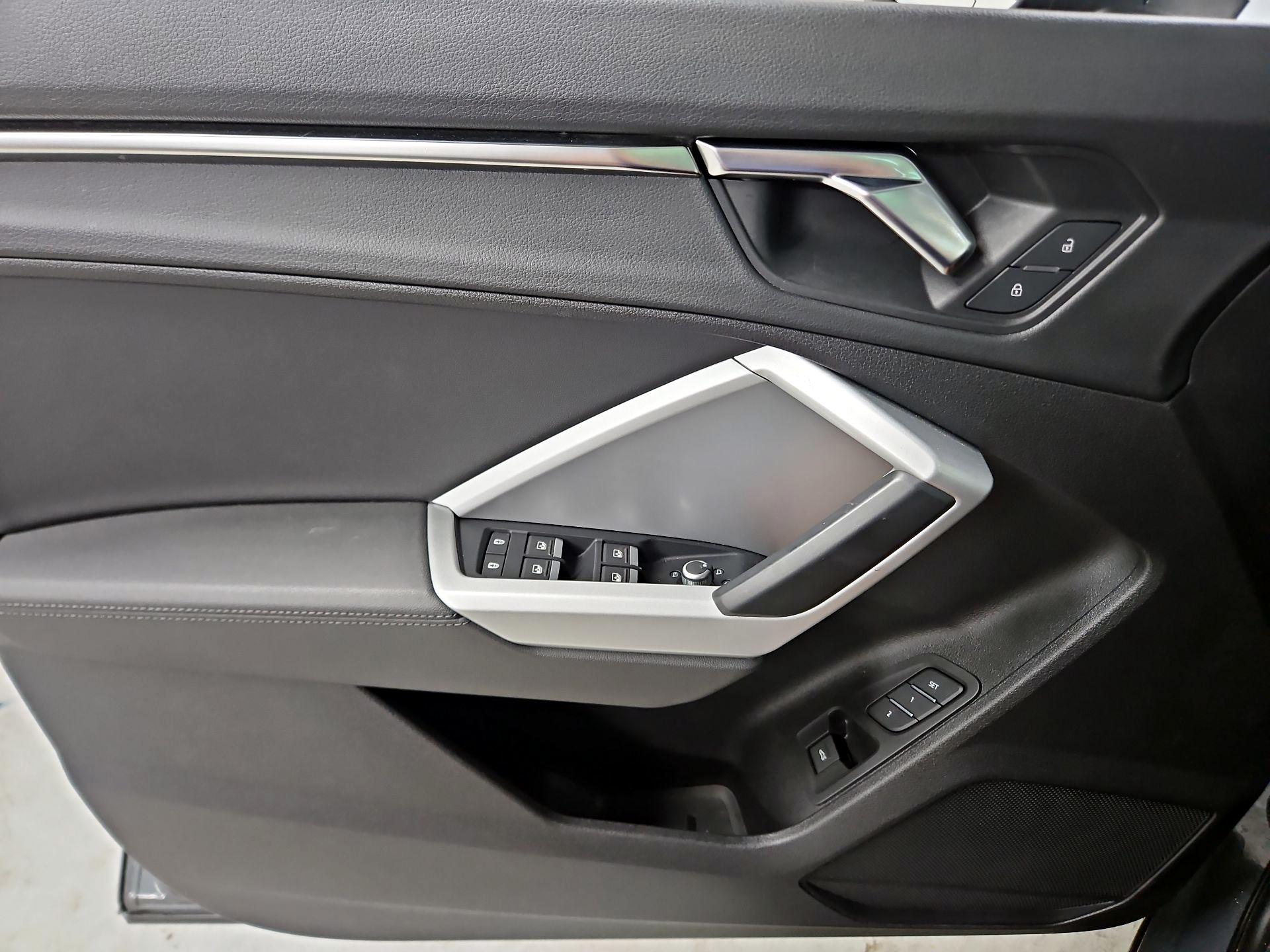 Thumbnail: 2022 Audi Q3 - 12