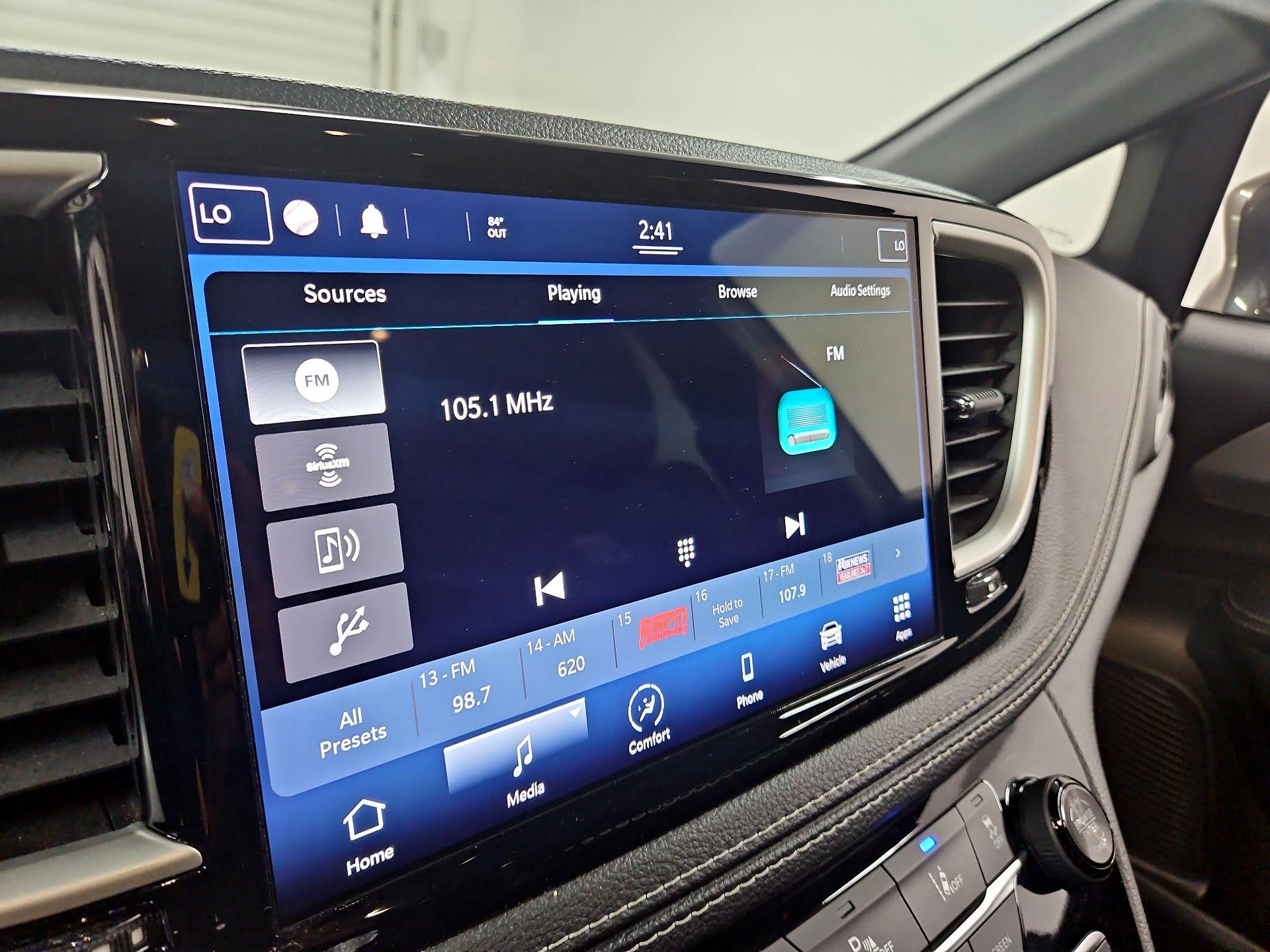 Thumbnail: 2021 Chrysler Pacifica - 15
