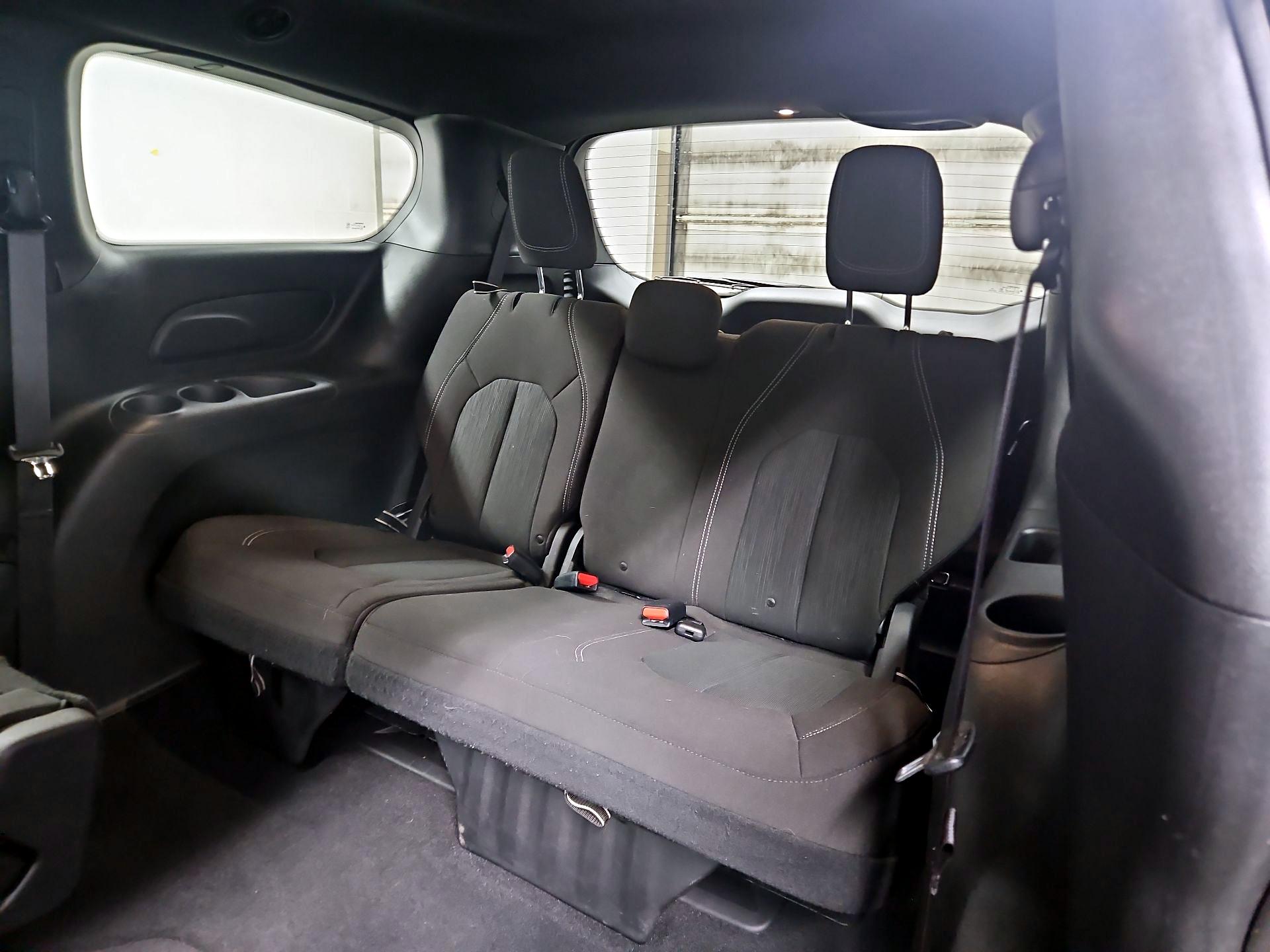 Thumbnail: 2021 Chrysler Pacifica - 20