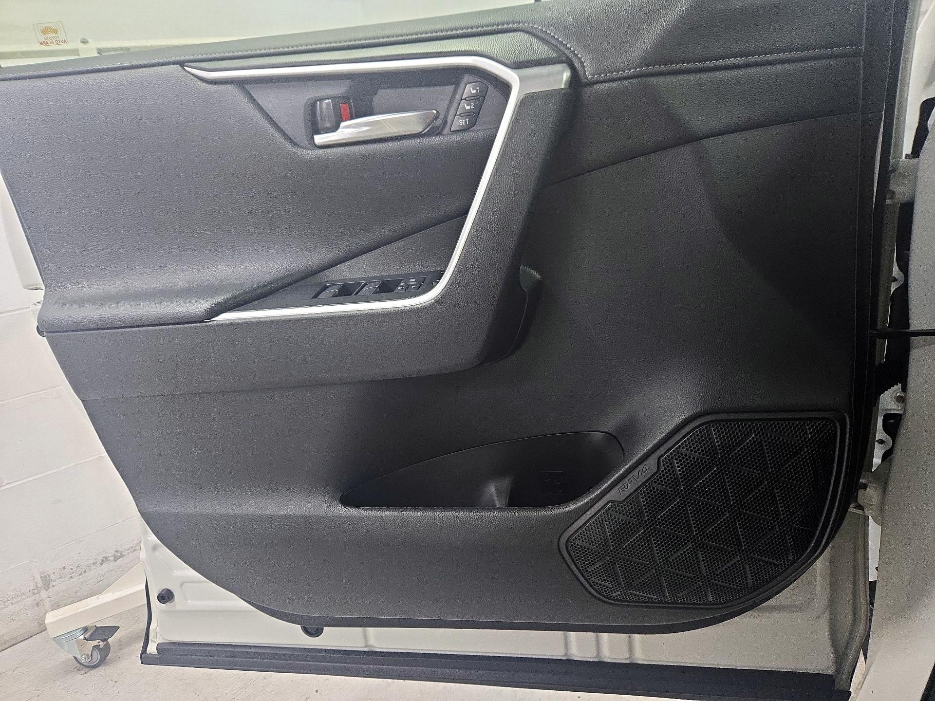 Thumbnail: 2021 Toyota RAV4 - 12