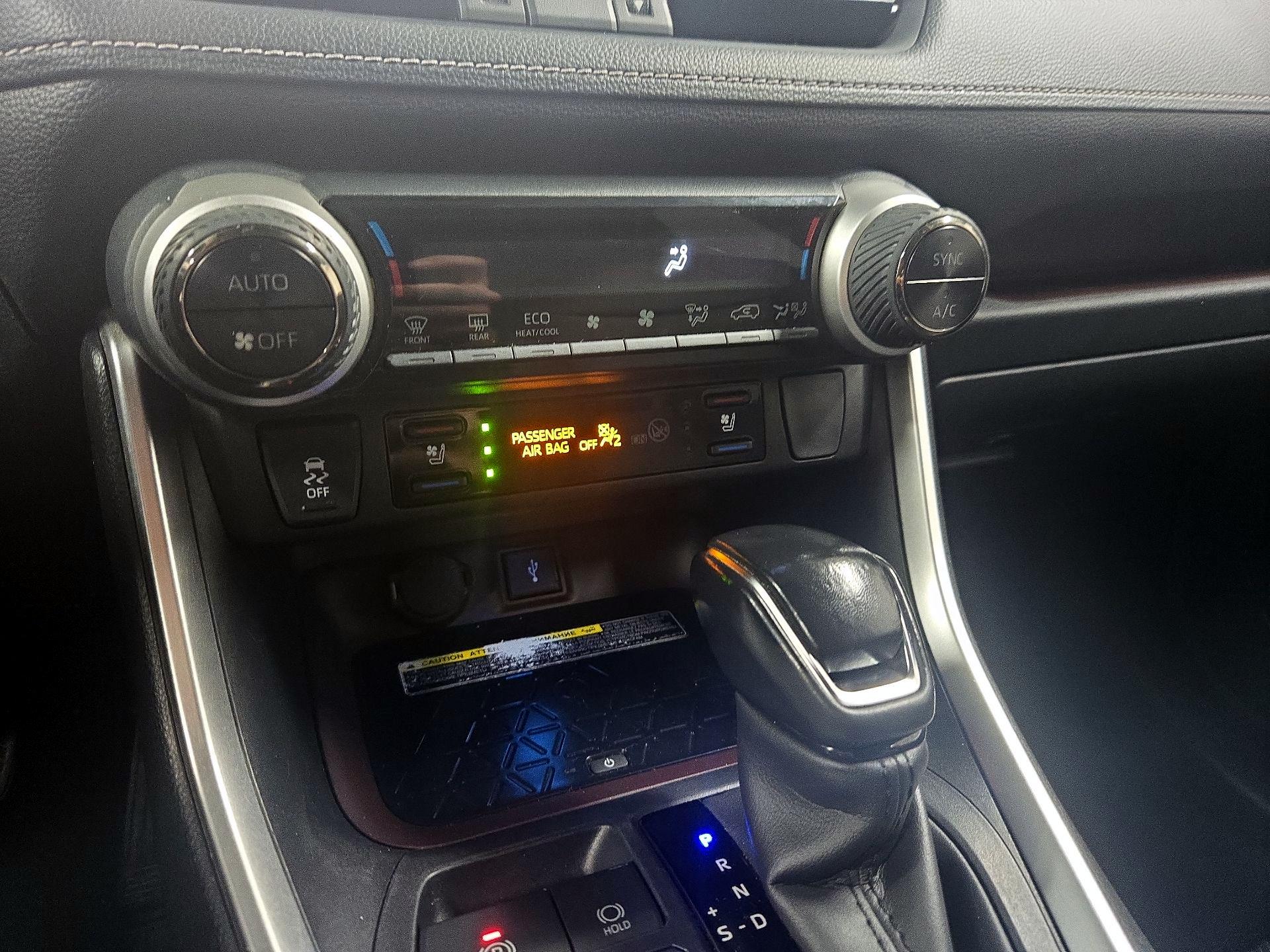 Thumbnail: 2021 Toyota RAV4 - 17