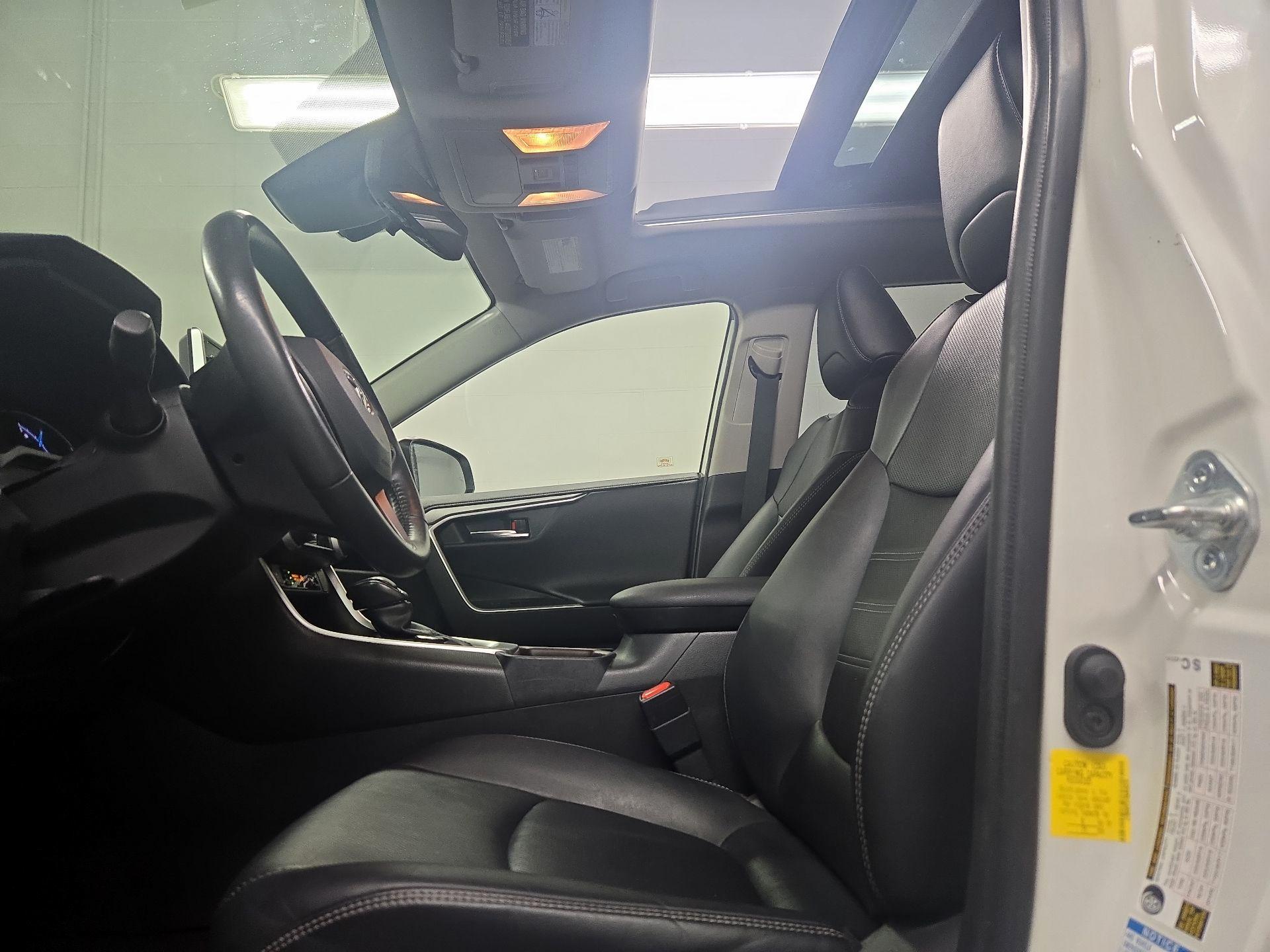 Thumbnail: 2021 Toyota RAV4 - 20