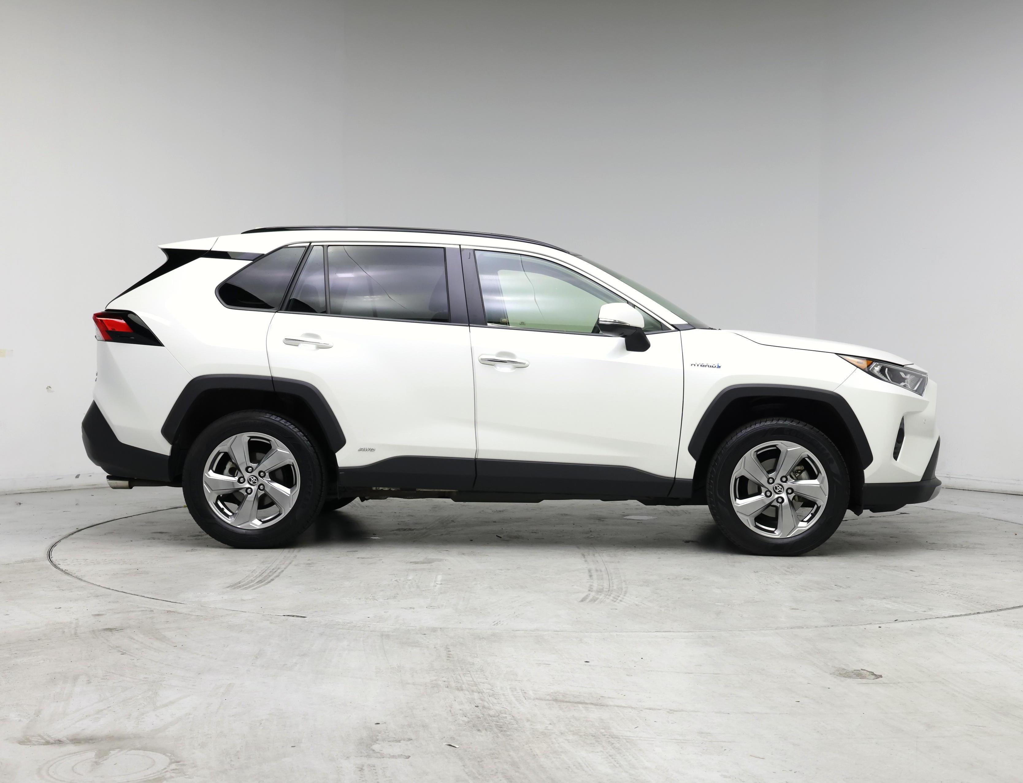 Thumbnail: 2021 Toyota RAV4 - 7
