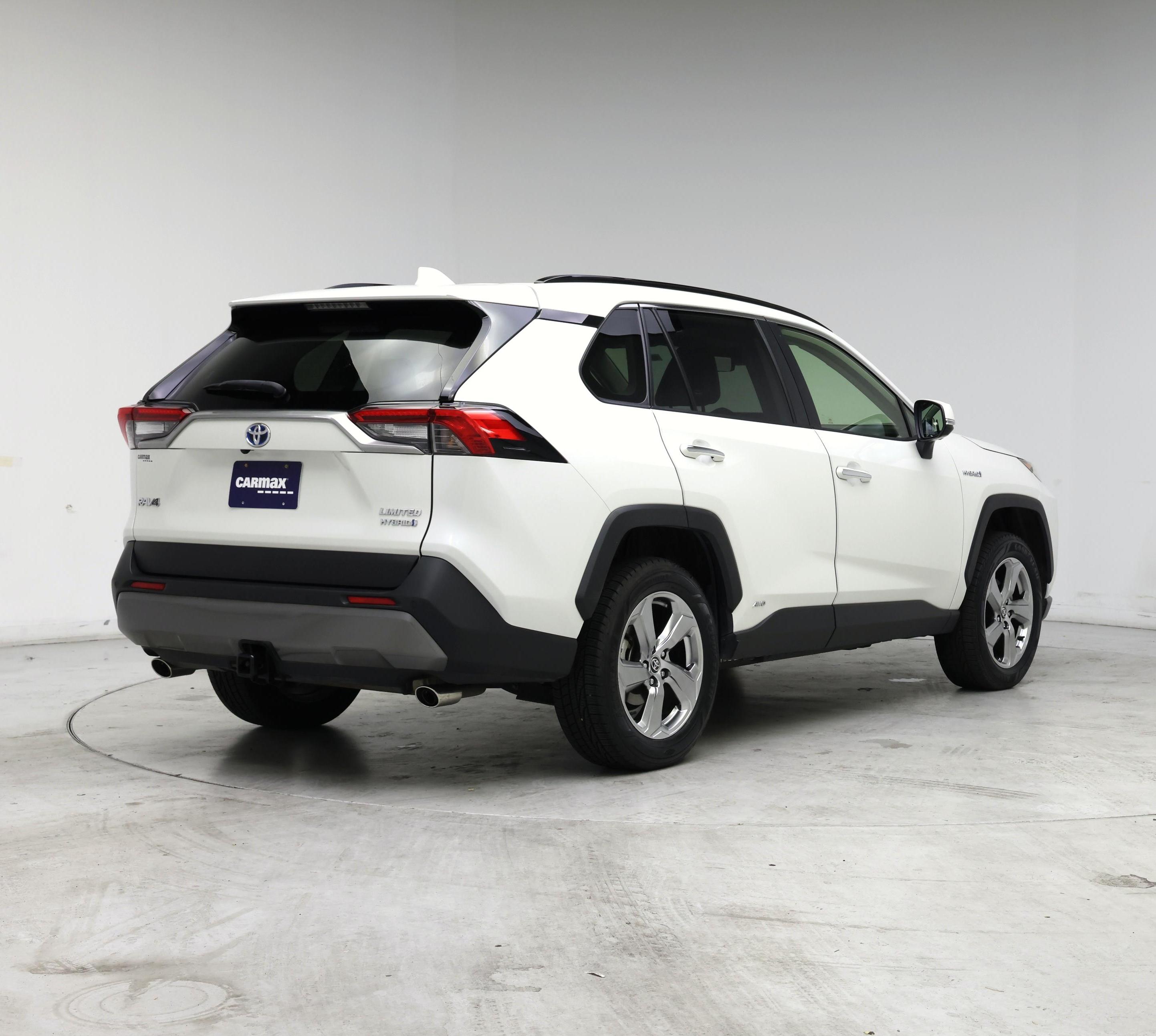 Thumbnail: 2021 Toyota RAV4 - 8