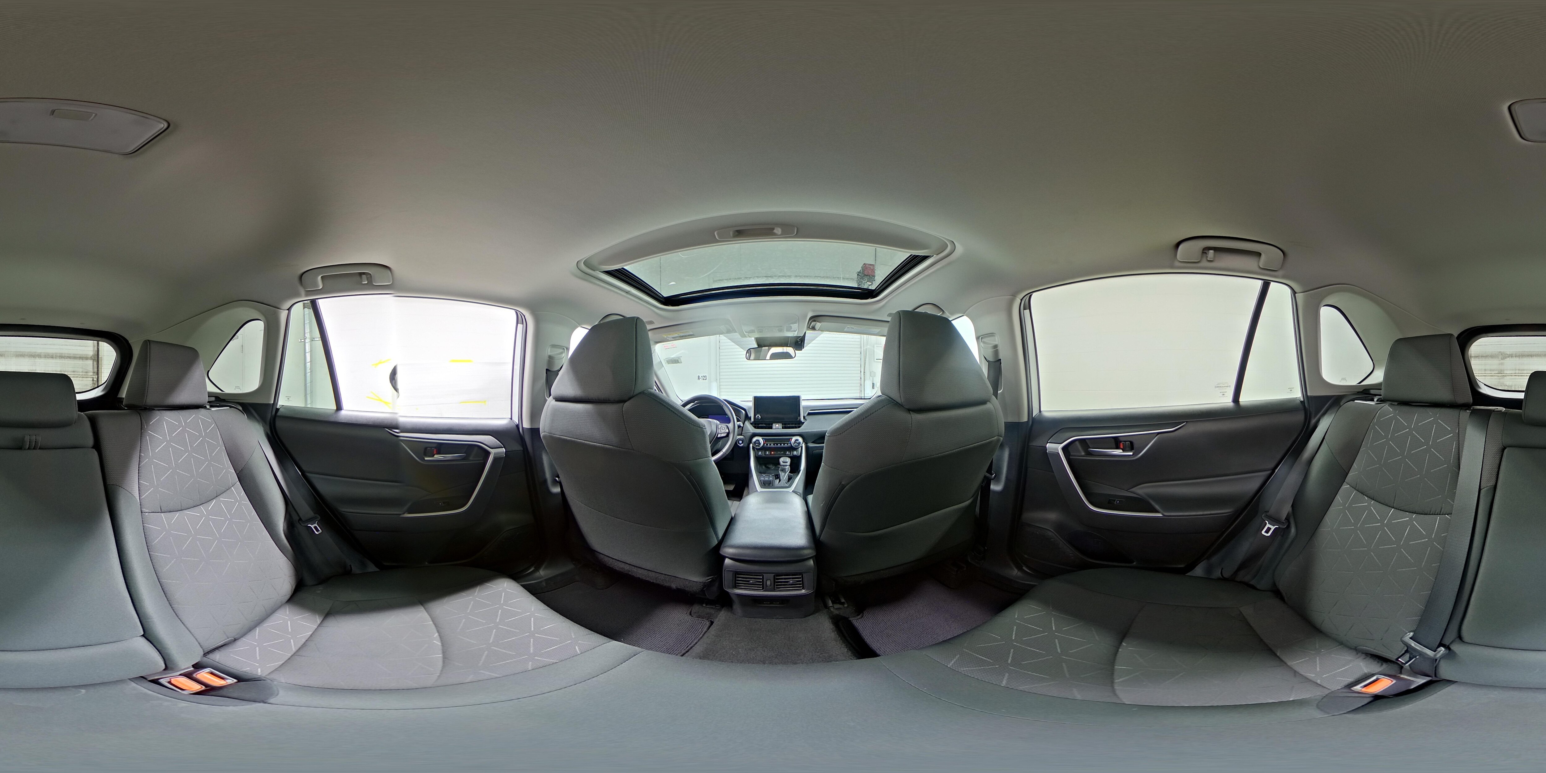 2024 Toyota RAV4 XLE - Photo 26