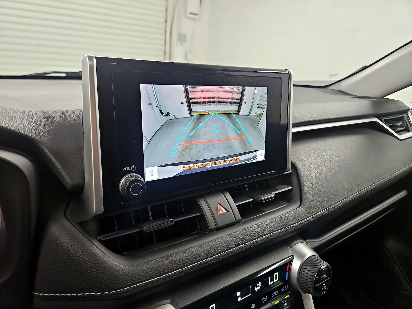 2024 Toyota RAV4 XLE - Photo 15