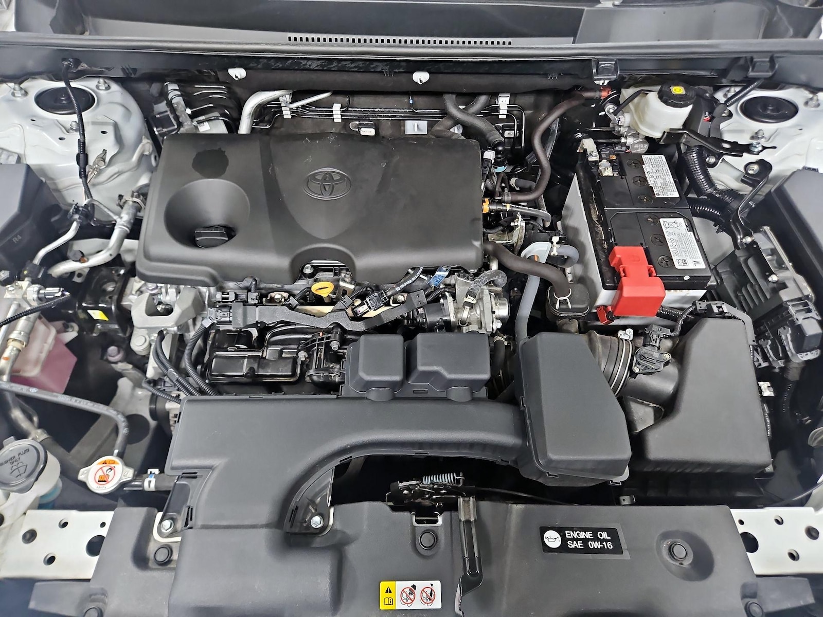 2024 Toyota RAV4 XLE - Photo 23