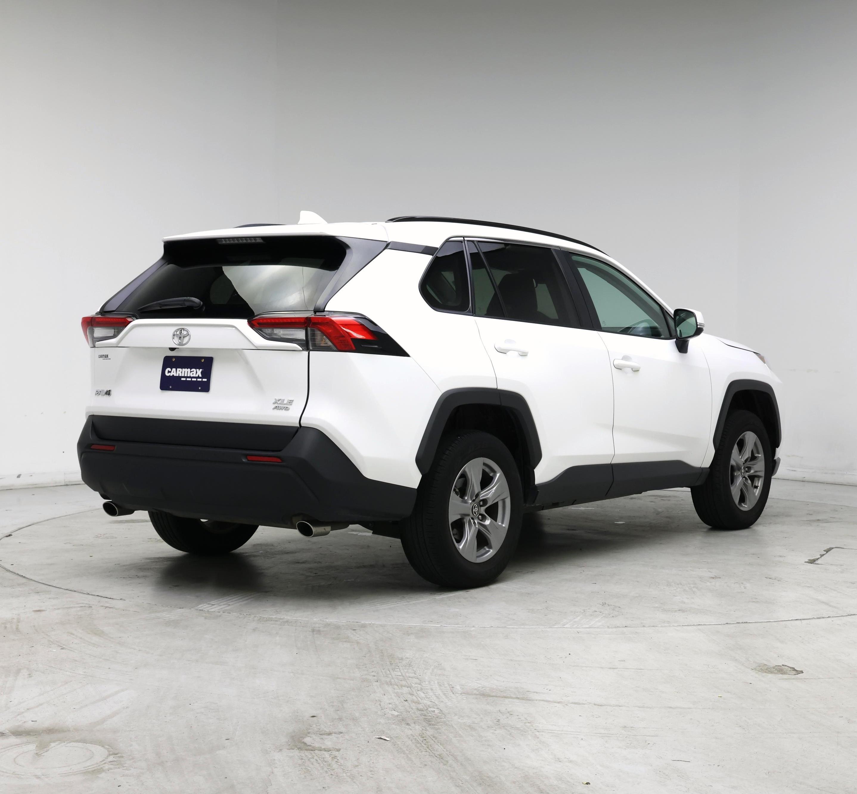 Thumbnail: 2024 Toyota RAV4 - 8
