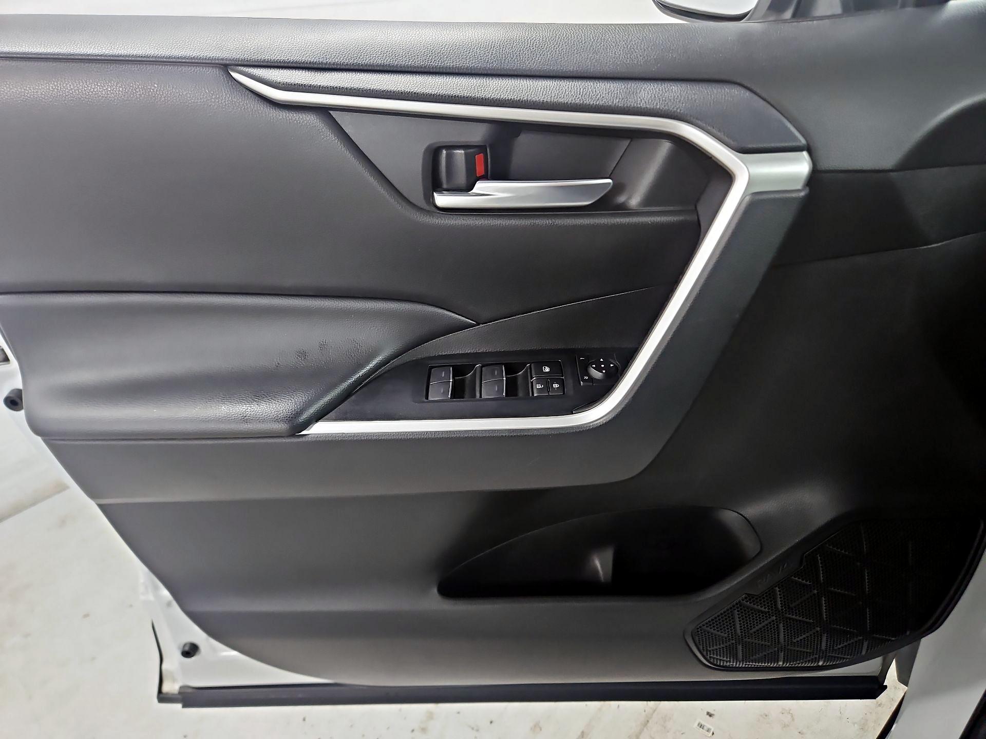 Thumbnail: 2024 Toyota RAV4 - 12