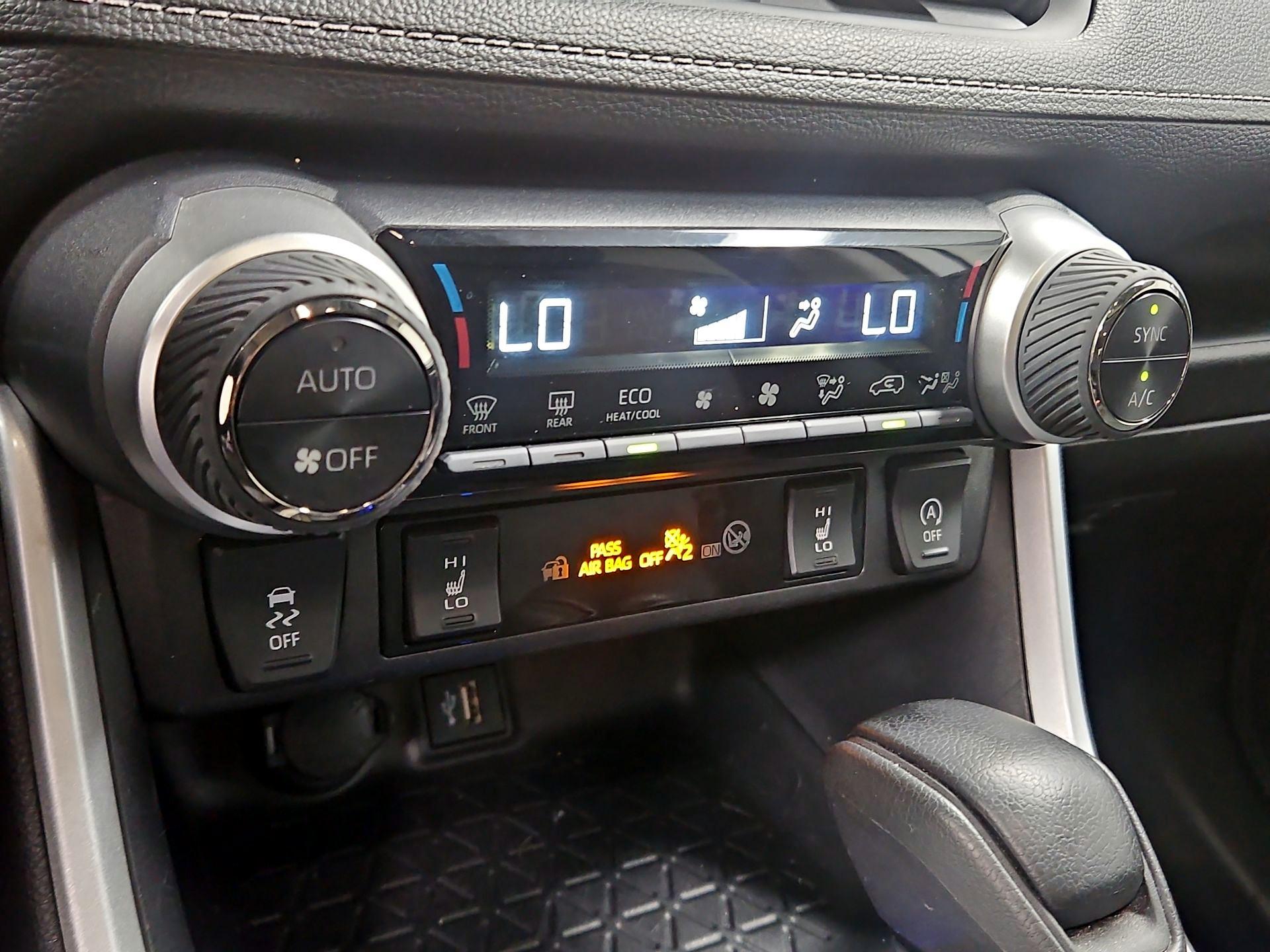 Thumbnail: 2024 Toyota RAV4 - 16