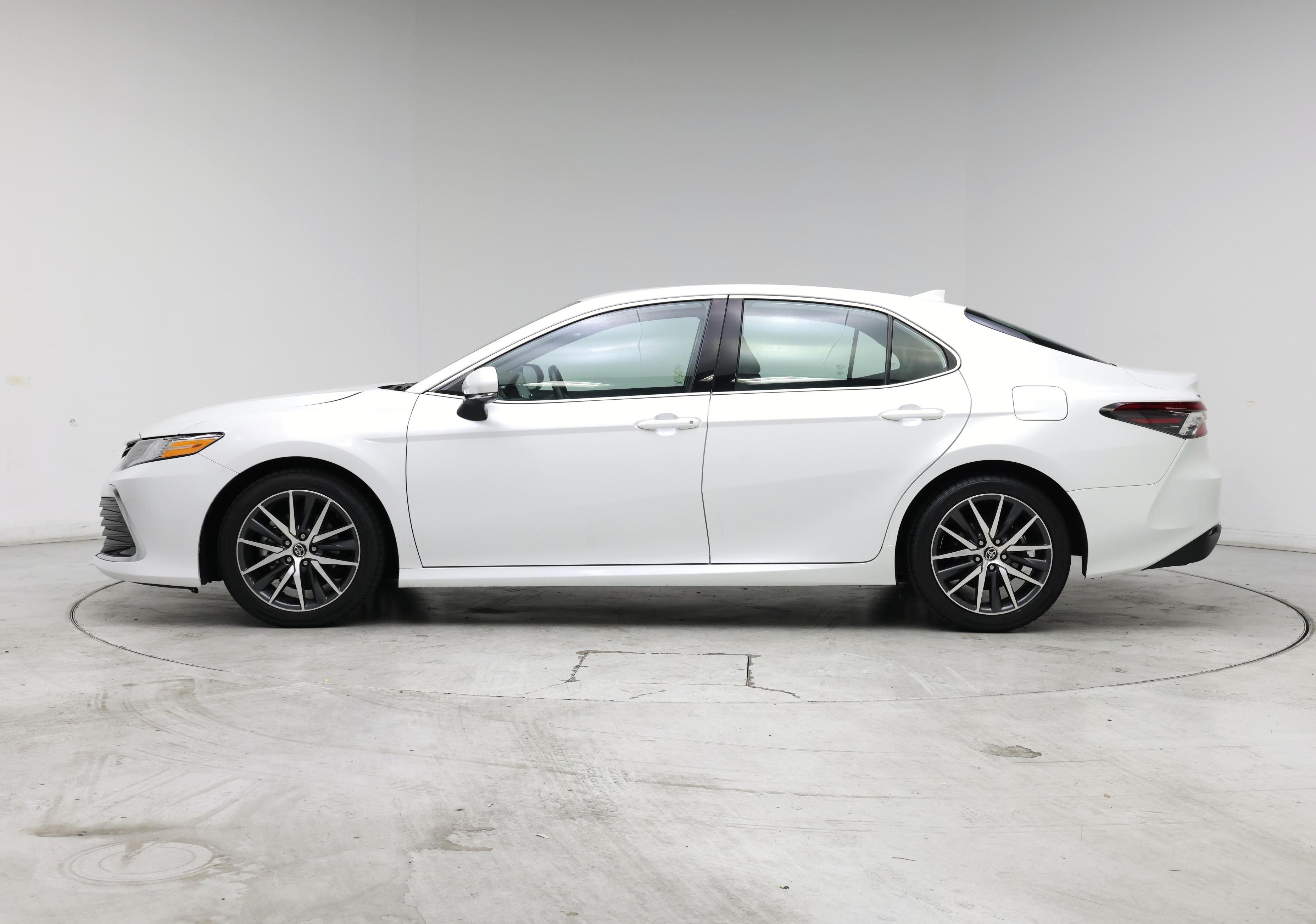 Thumbnail: 2024 Toyota Camry - 3