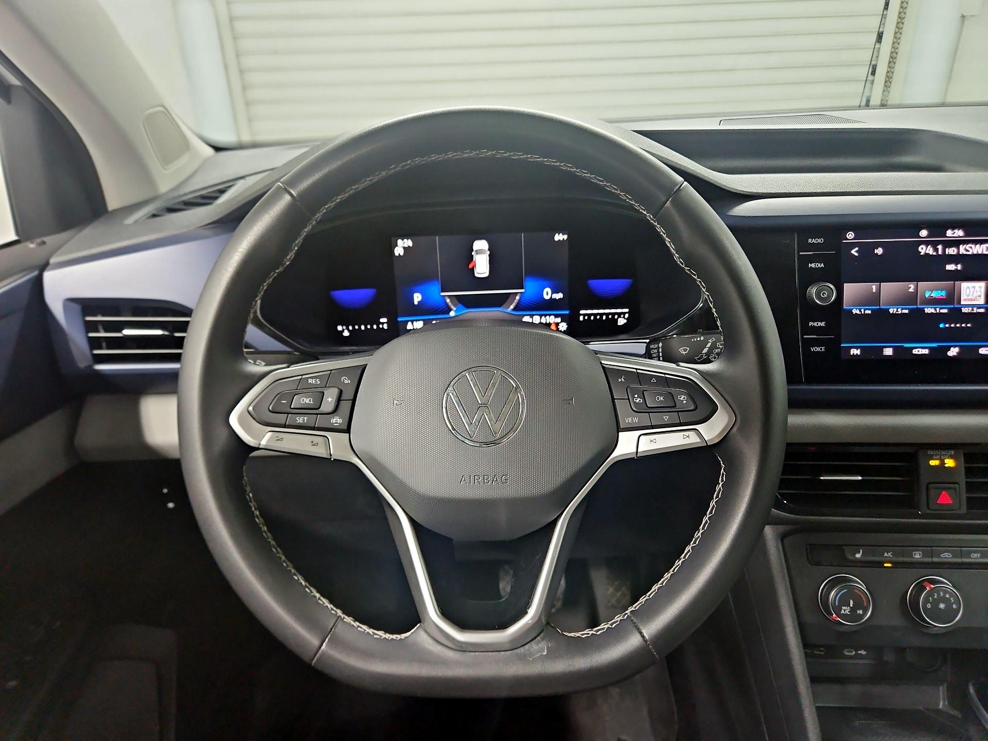 Thumbnail: 2022 Volkswagen Taos - 10