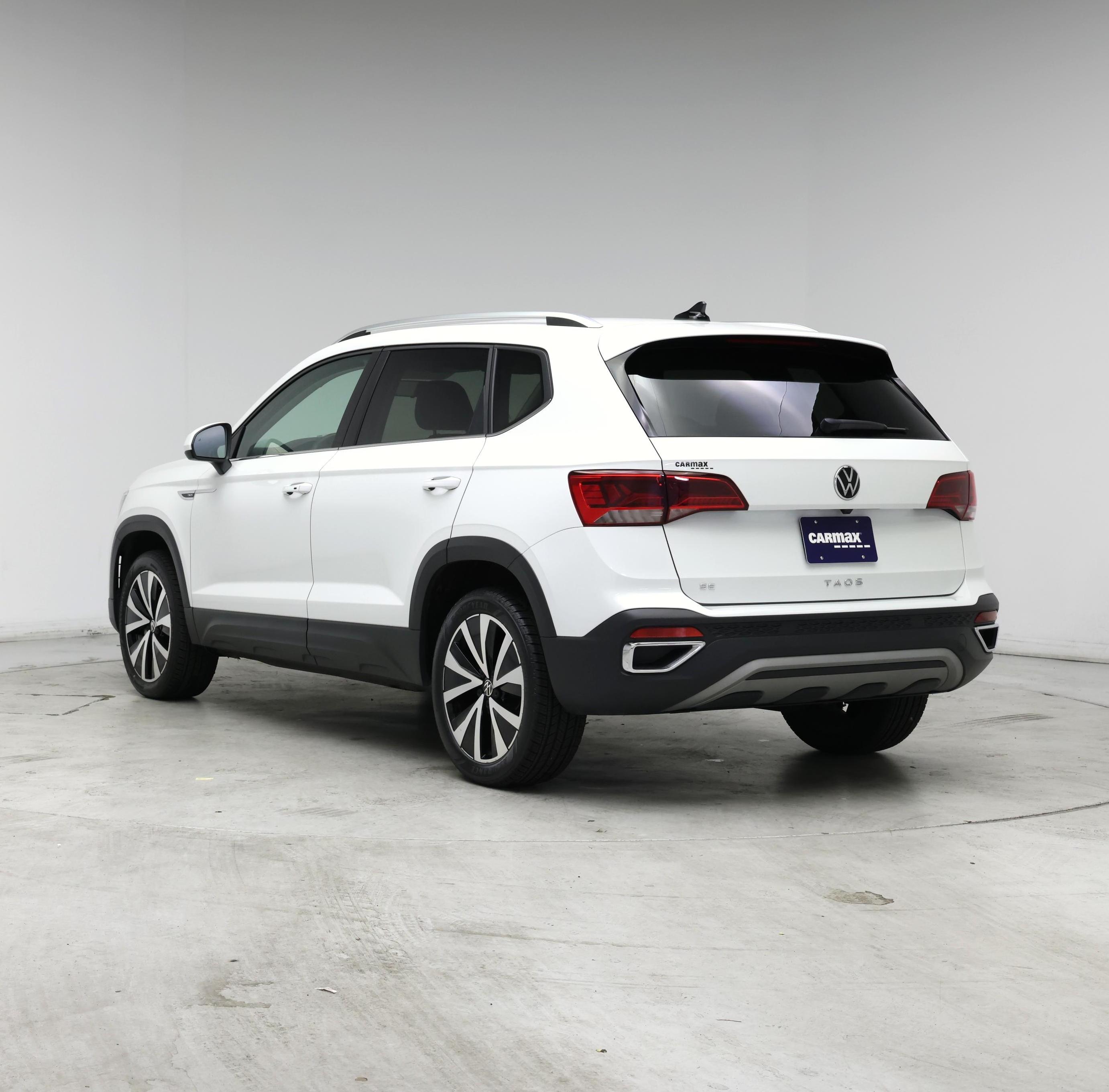 Thumbnail: 2022 Volkswagen Taos - 2