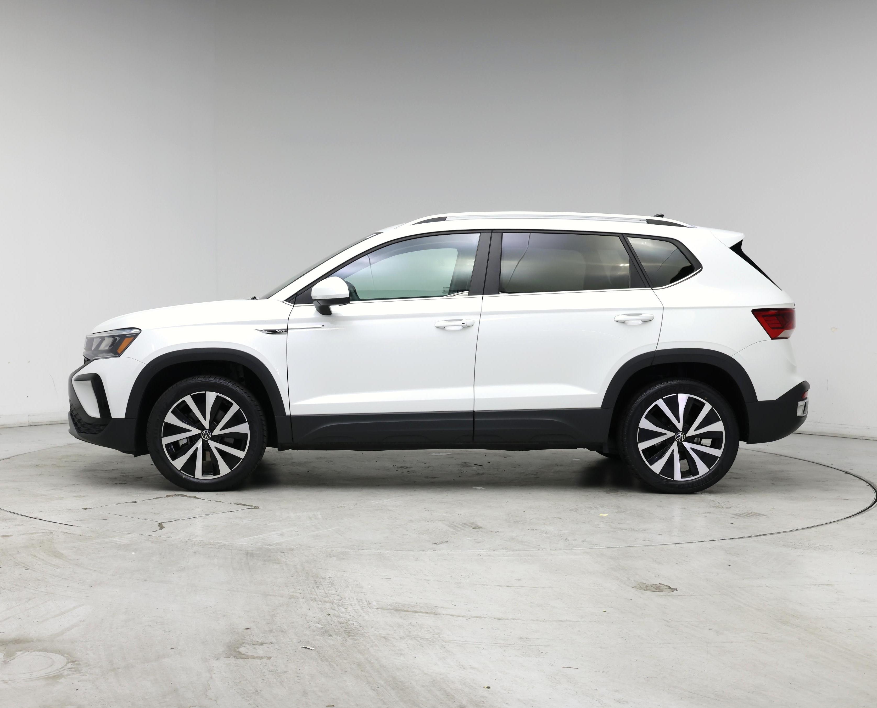 Thumbnail: 2022 Volkswagen Taos - 3