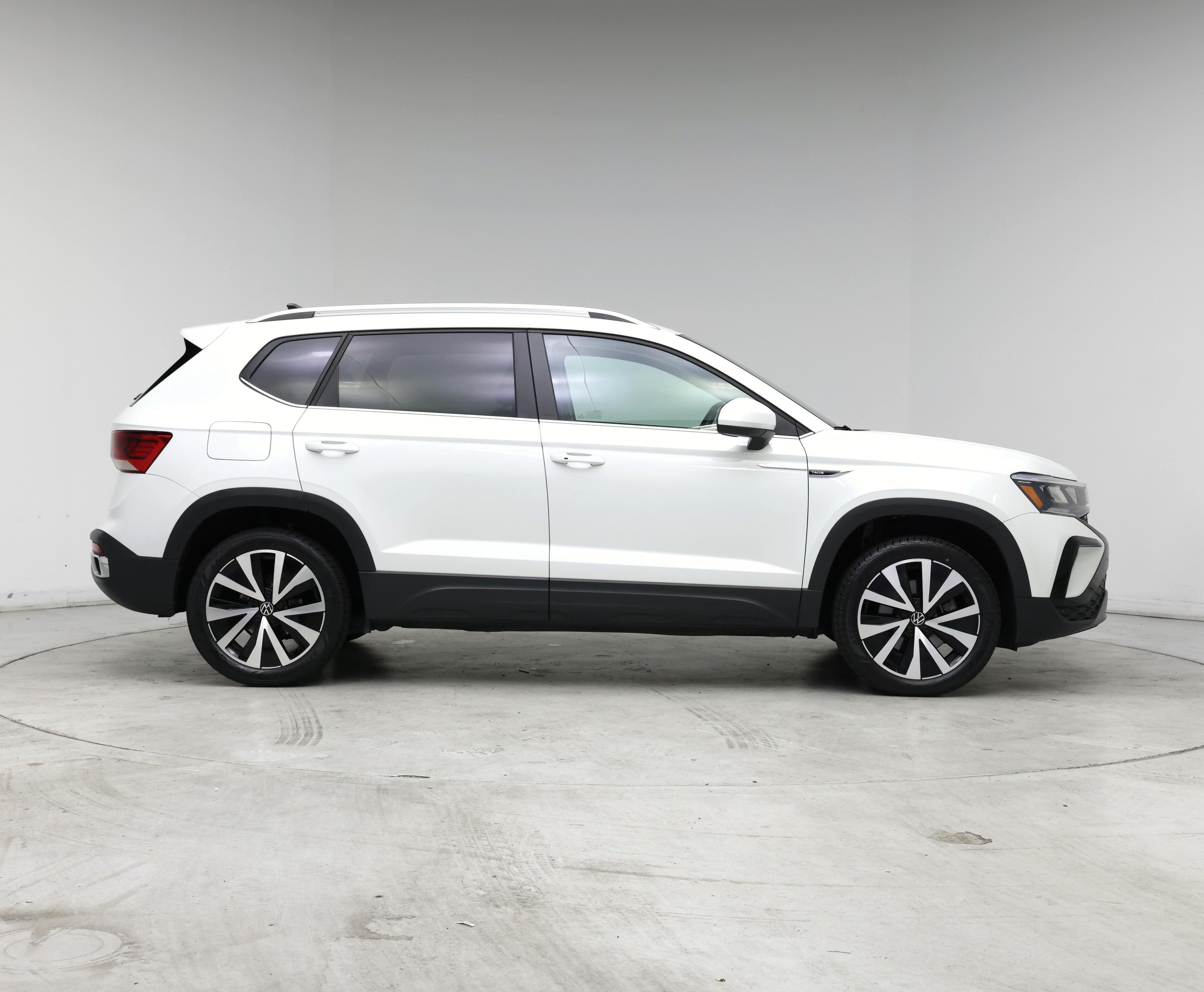 Thumbnail: 2022 Volkswagen Taos - 7