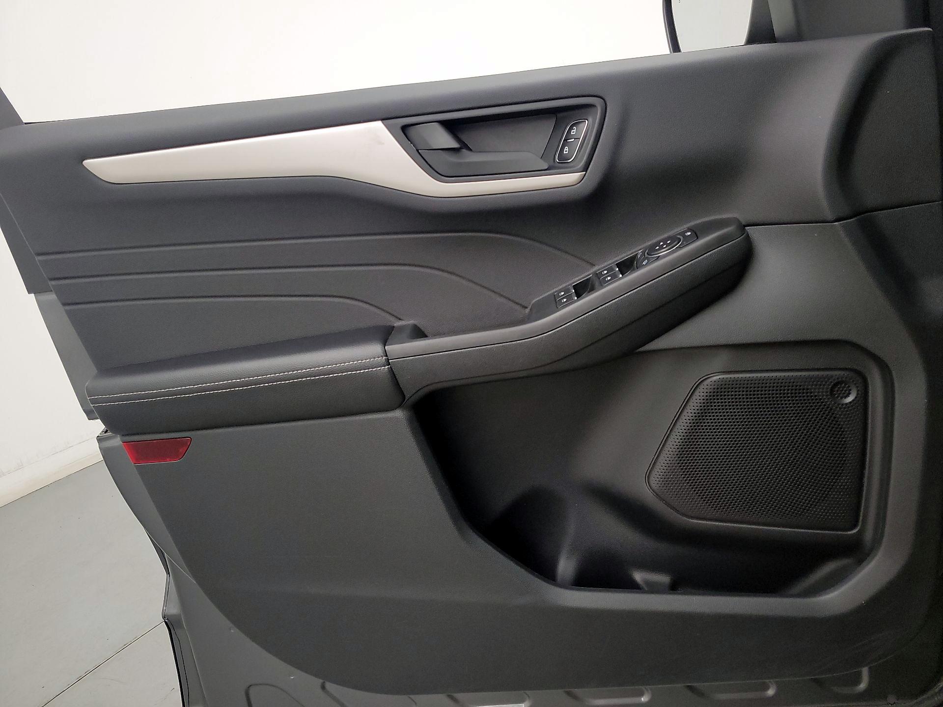 Thumbnail: 2022 Ford Escape - 12
