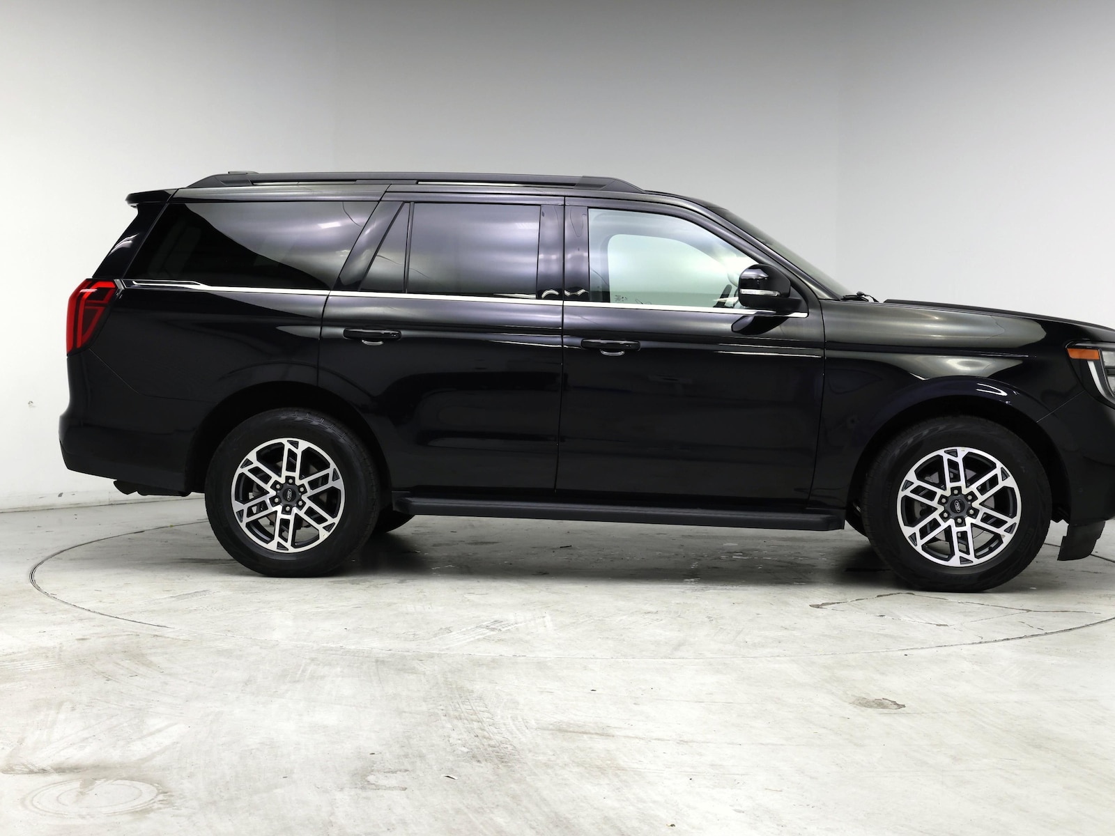2025 Ford Expedition Active - Photo 8