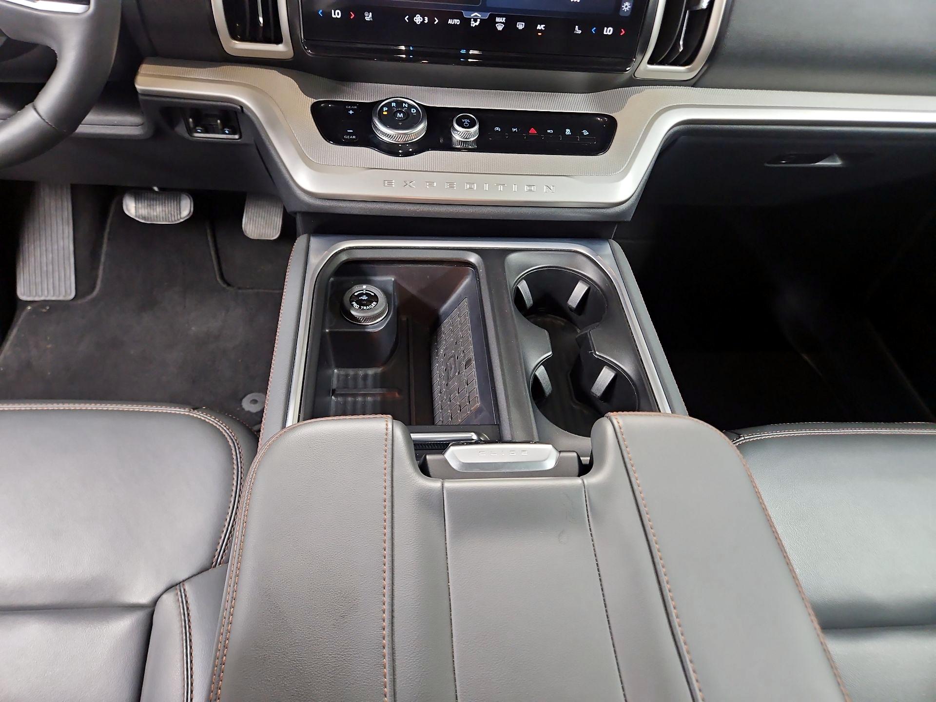 Thumbnail: 2025 Ford Expedition MAX - 18