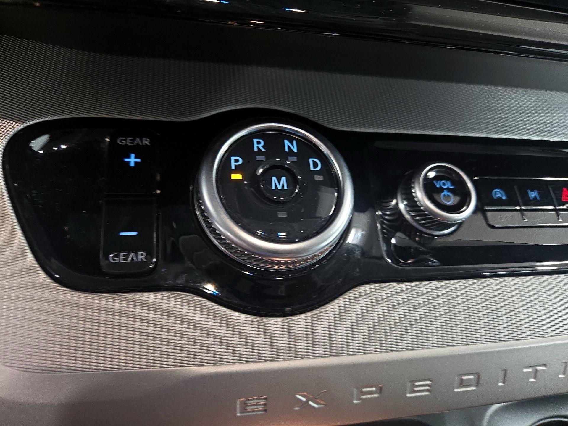 Thumbnail: 2025 Ford Expedition MAX - 18