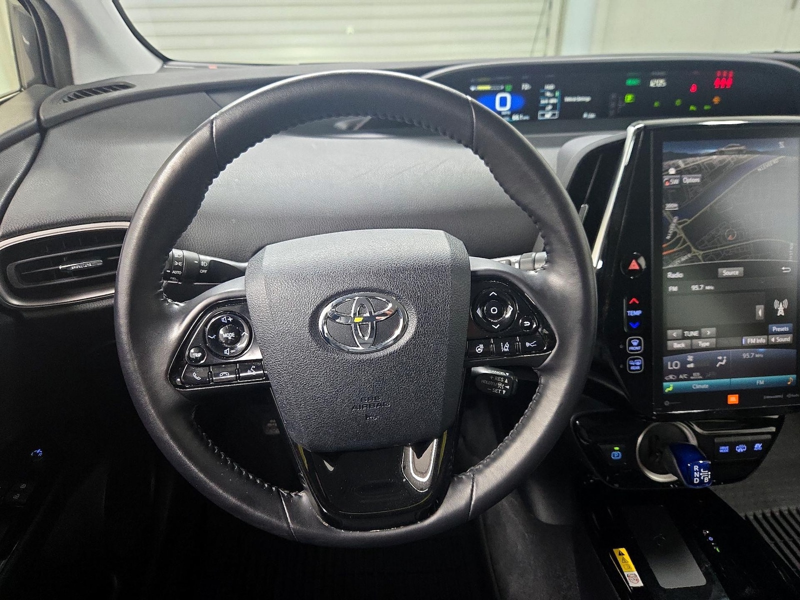 2022 Toyota Prius Prime Limited - Photo 11