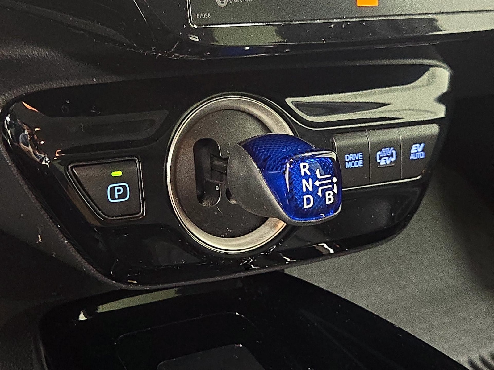 2022 Toyota Prius Prime Limited - Photo 18
