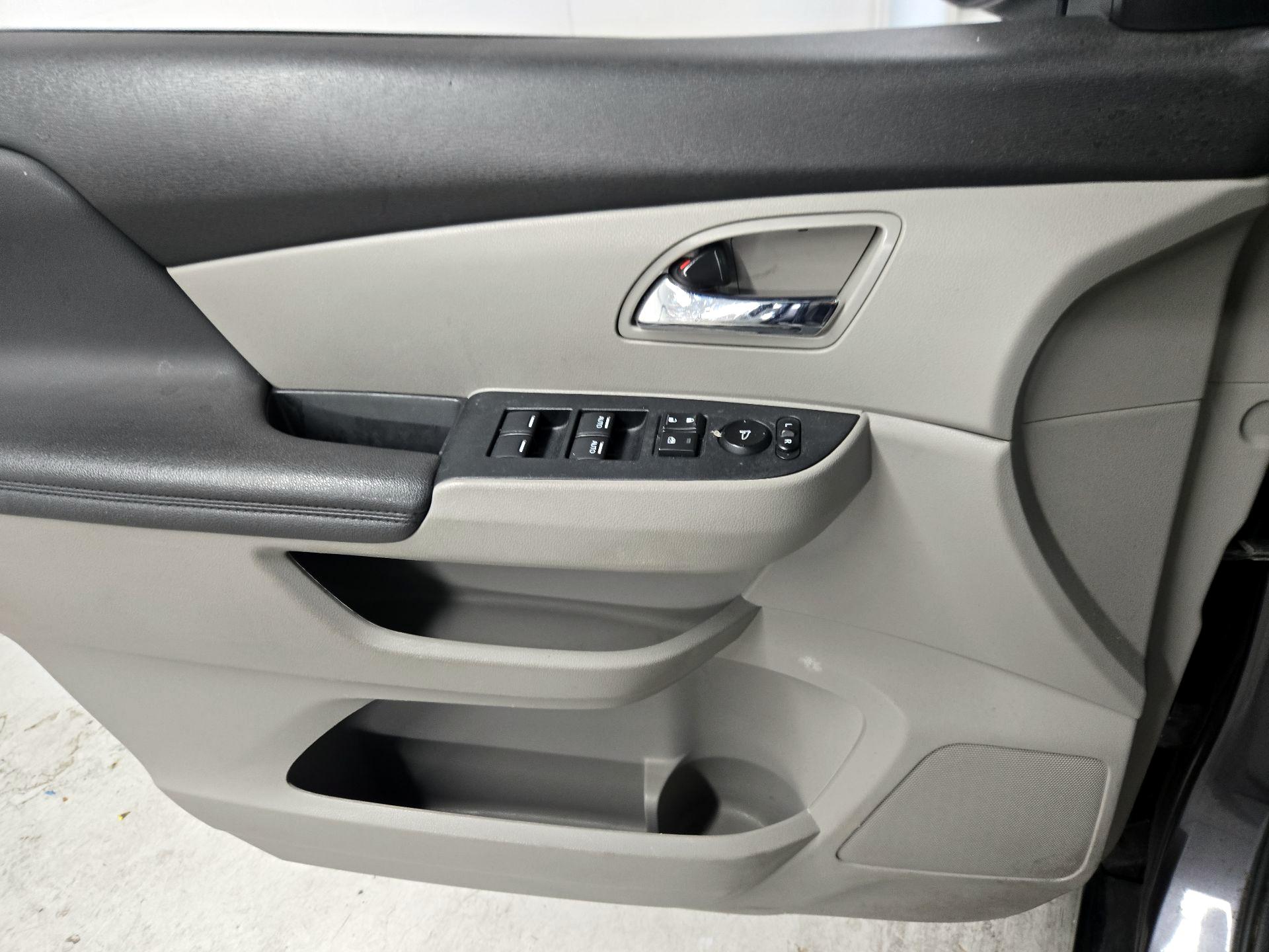 Thumbnail: 2015 Honda Odyssey - 12