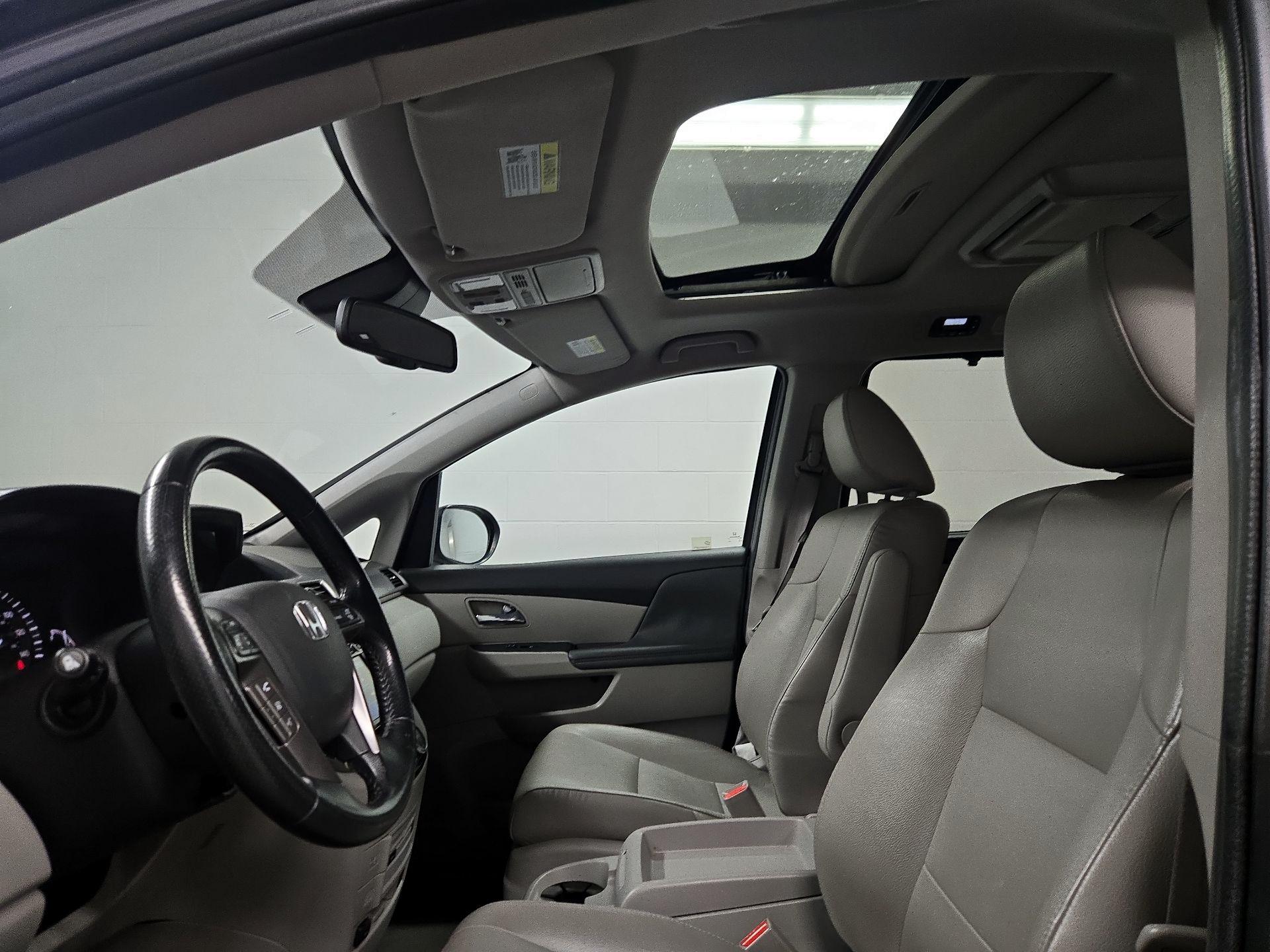 Thumbnail: 2015 Honda Odyssey - 19