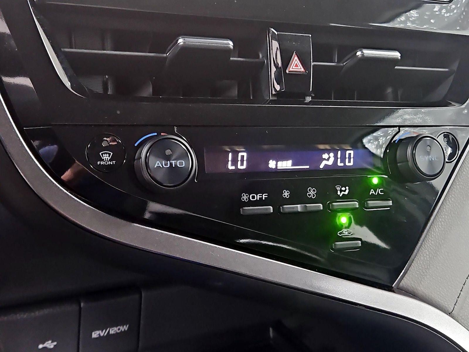 2022 Toyota Camry LE - Photo 17