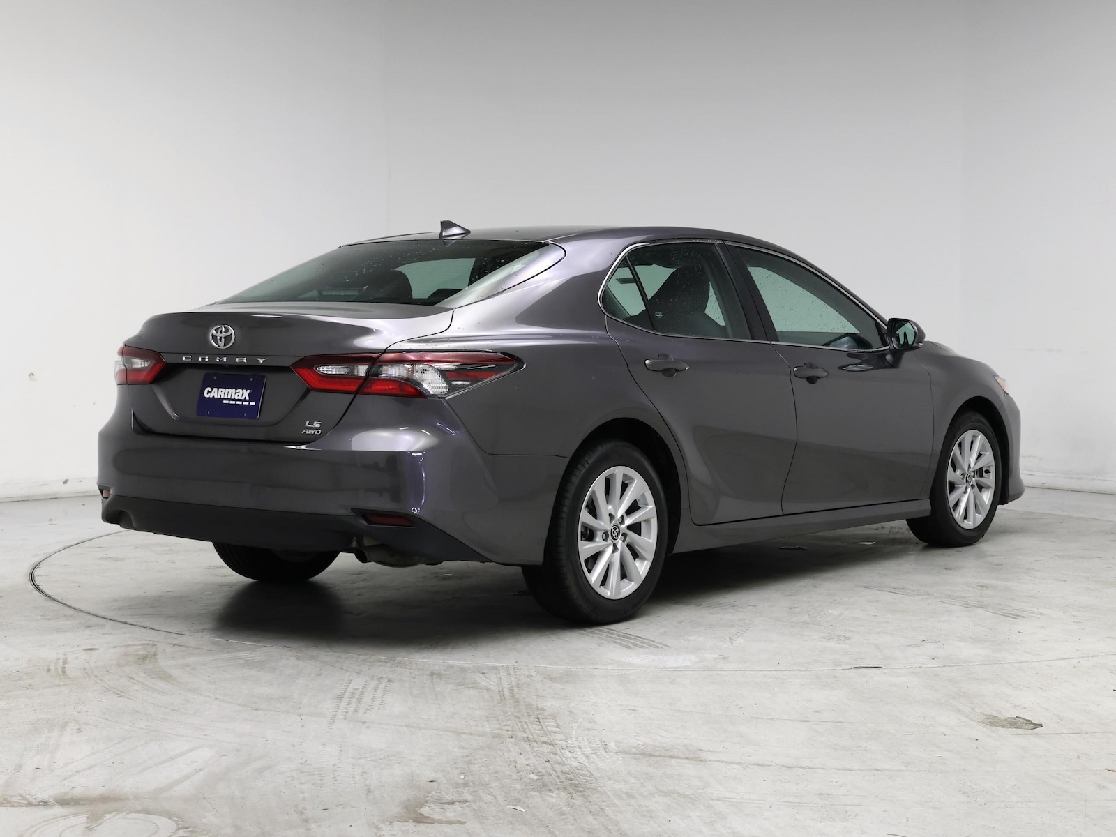 2022 Toyota Camry LE - Photo 9