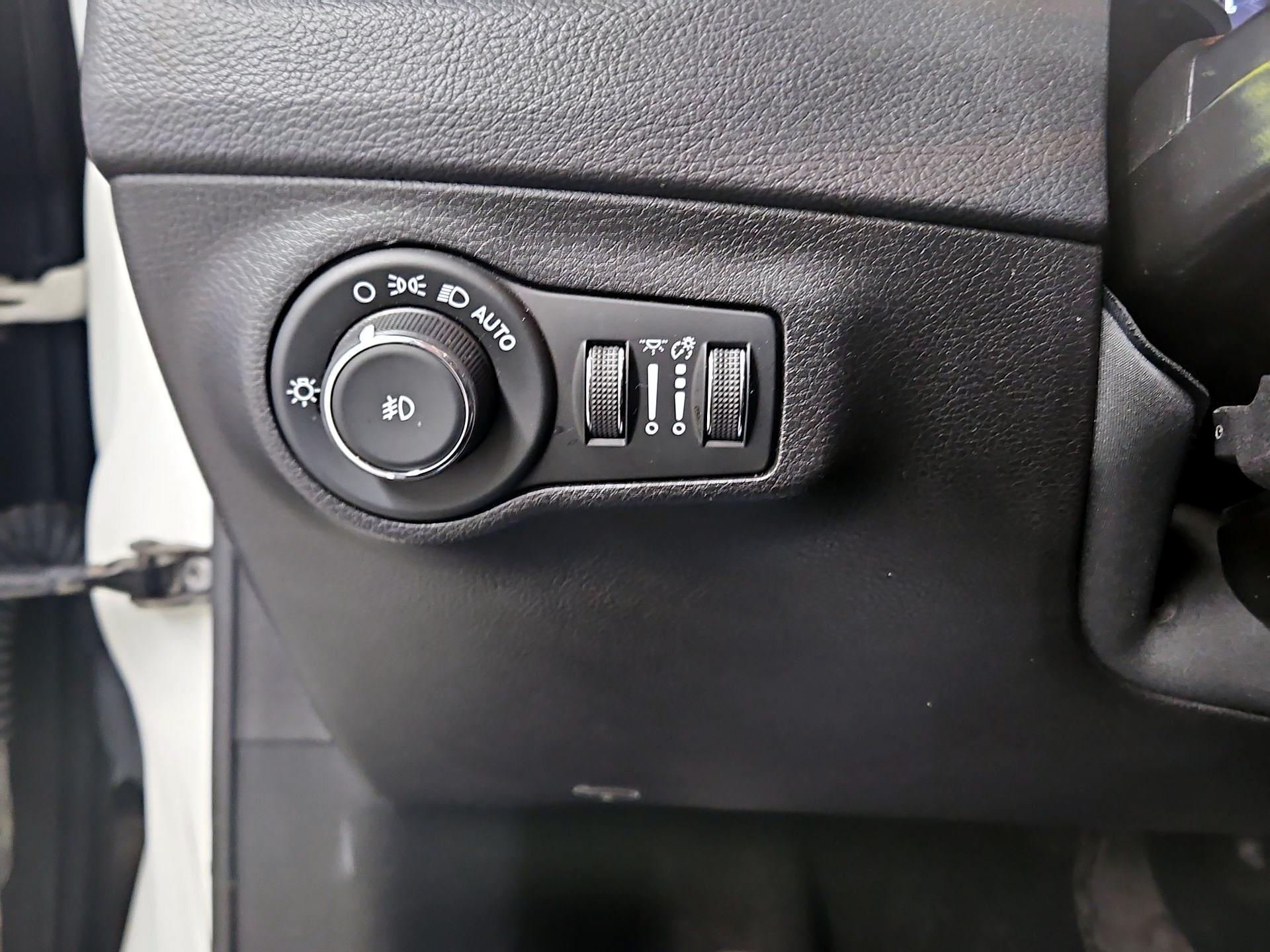 Thumbnail: 2019 Jeep Compass - 13