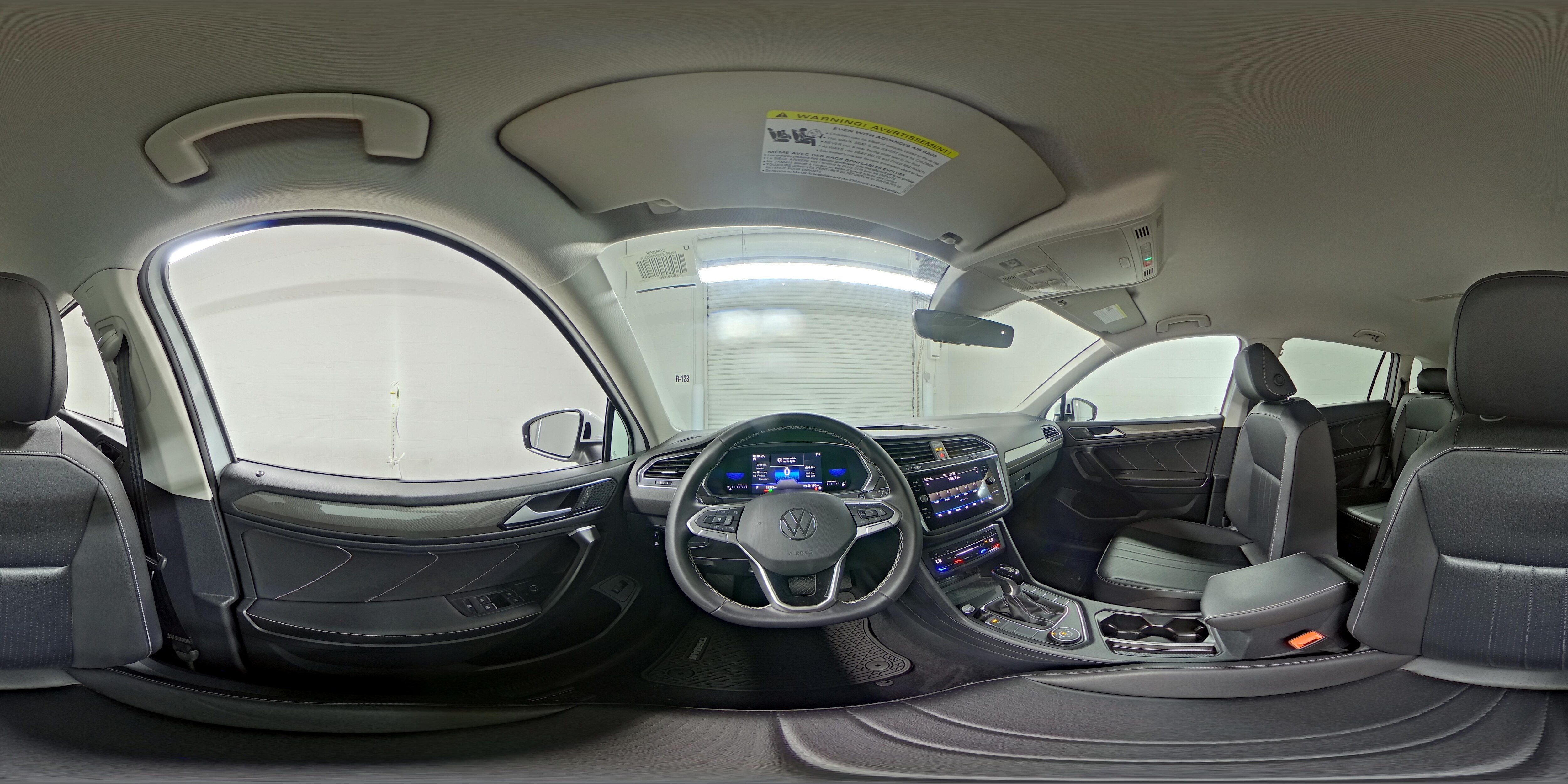 2022 Volkswagen Tiguan SE - Photo 26