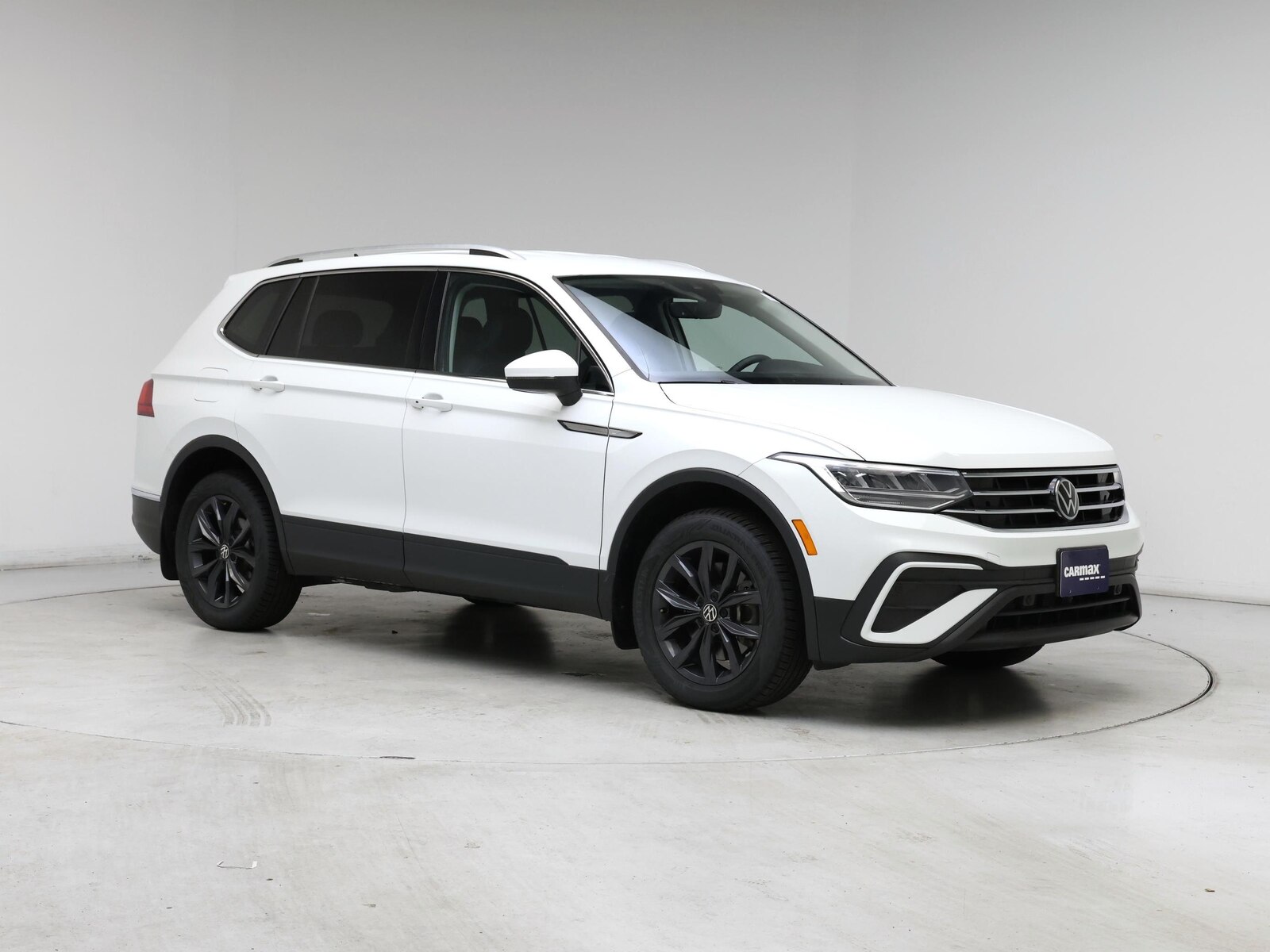 2022 Volkswagen Tiguan SE - Photo 2