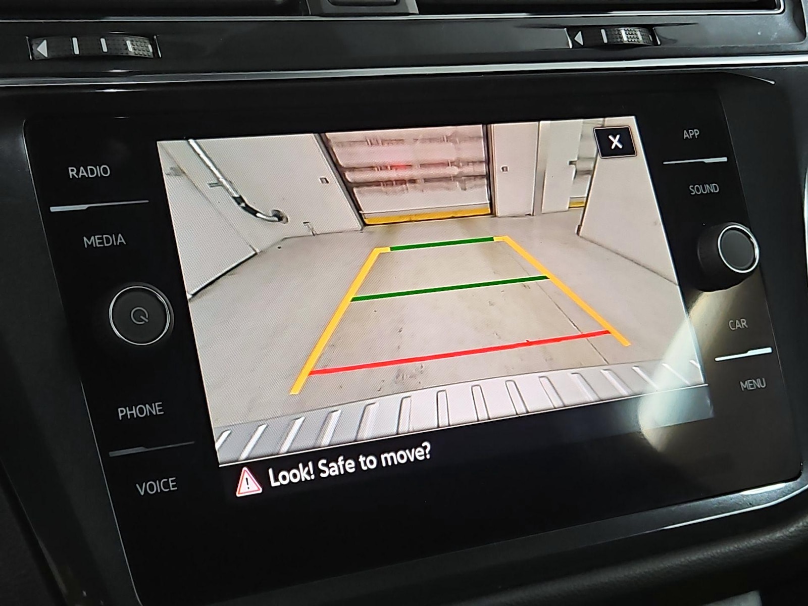 2022 Volkswagen Tiguan SE - Photo 15