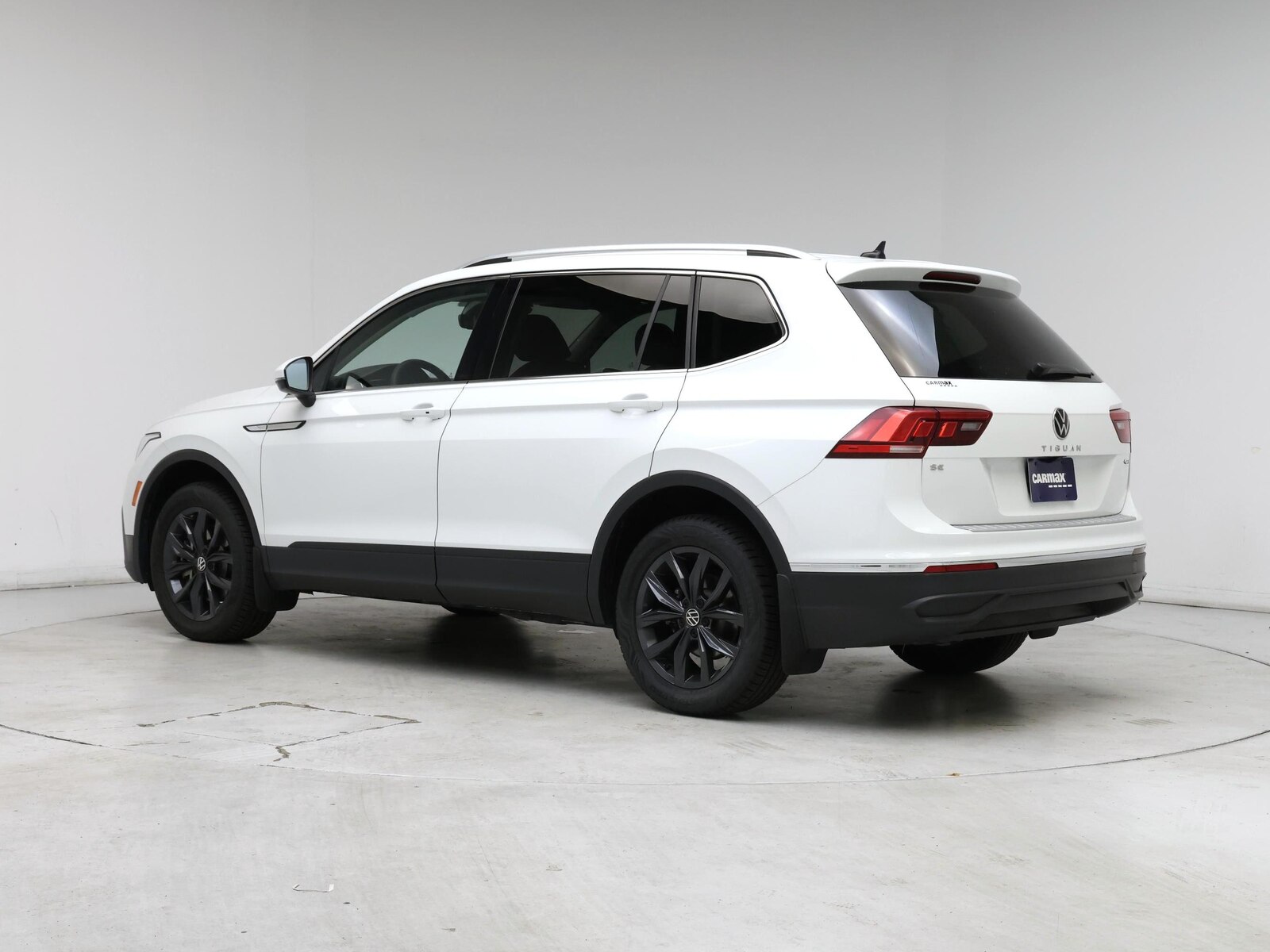 2022 Volkswagen Tiguan SE - Photo 3