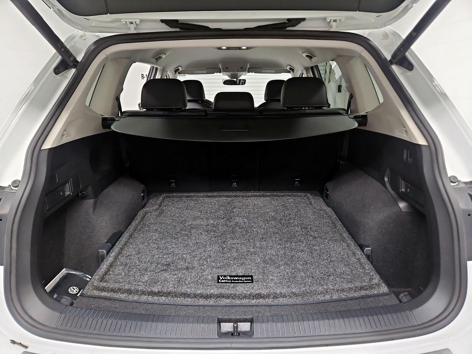 2022 Volkswagen Tiguan SE - Photo 21