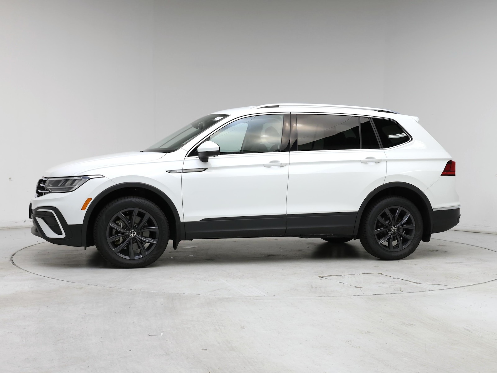 2022 Volkswagen Tiguan SE - Photo 4
