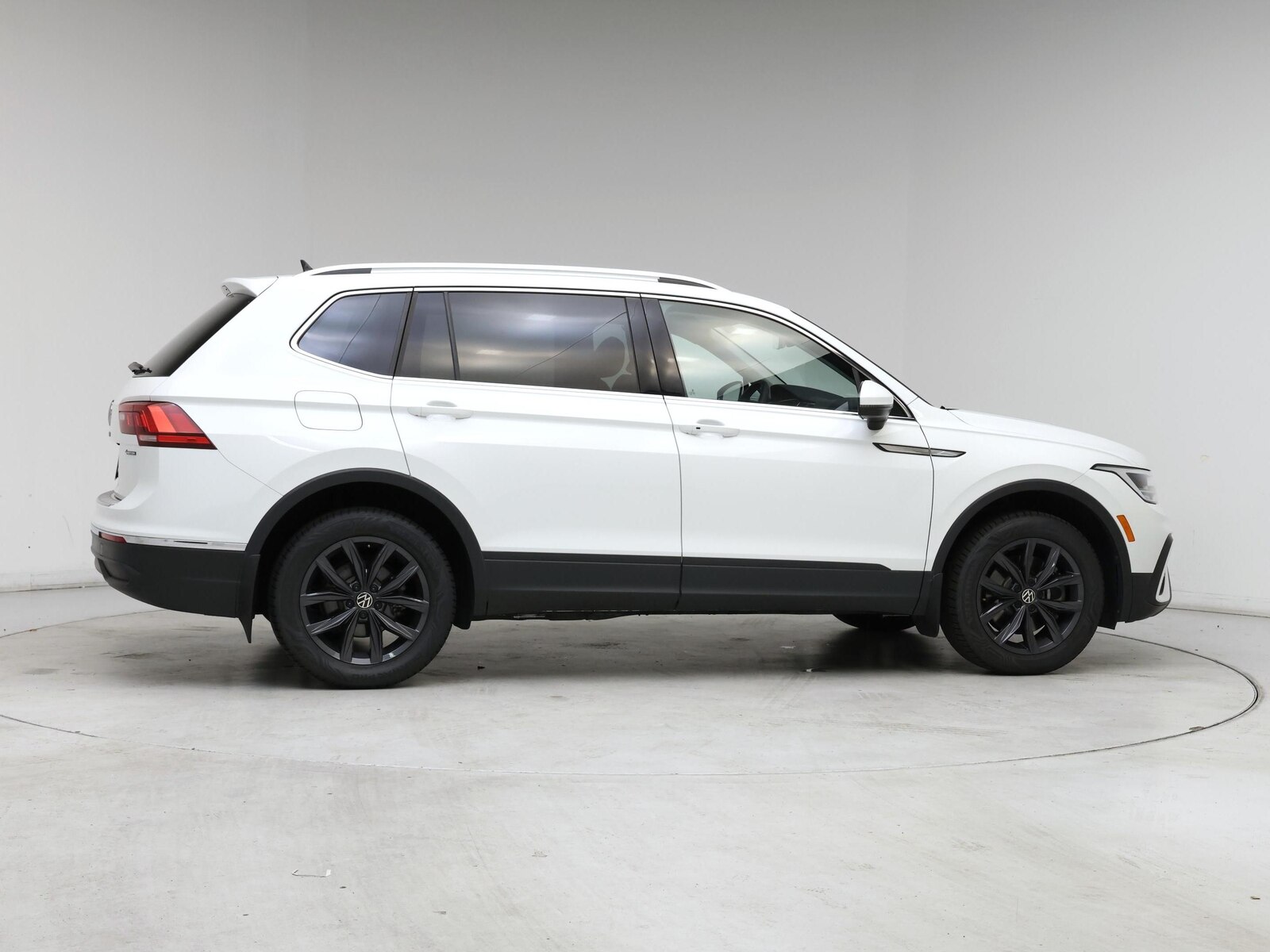 2022 Volkswagen Tiguan SE - Photo 8