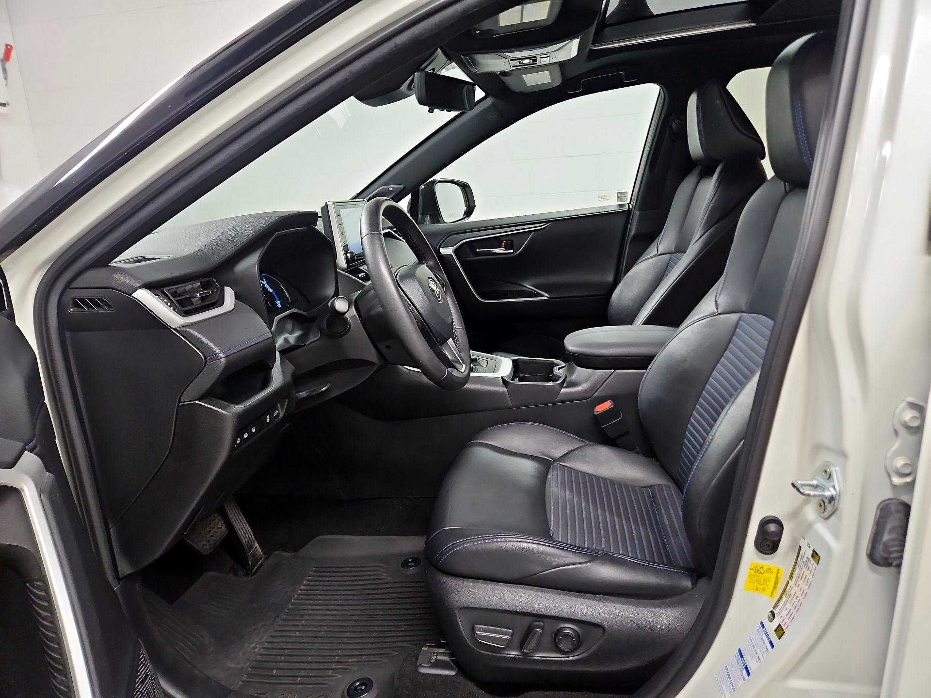 Thumbnail: 2021 Toyota RAV4 - 11