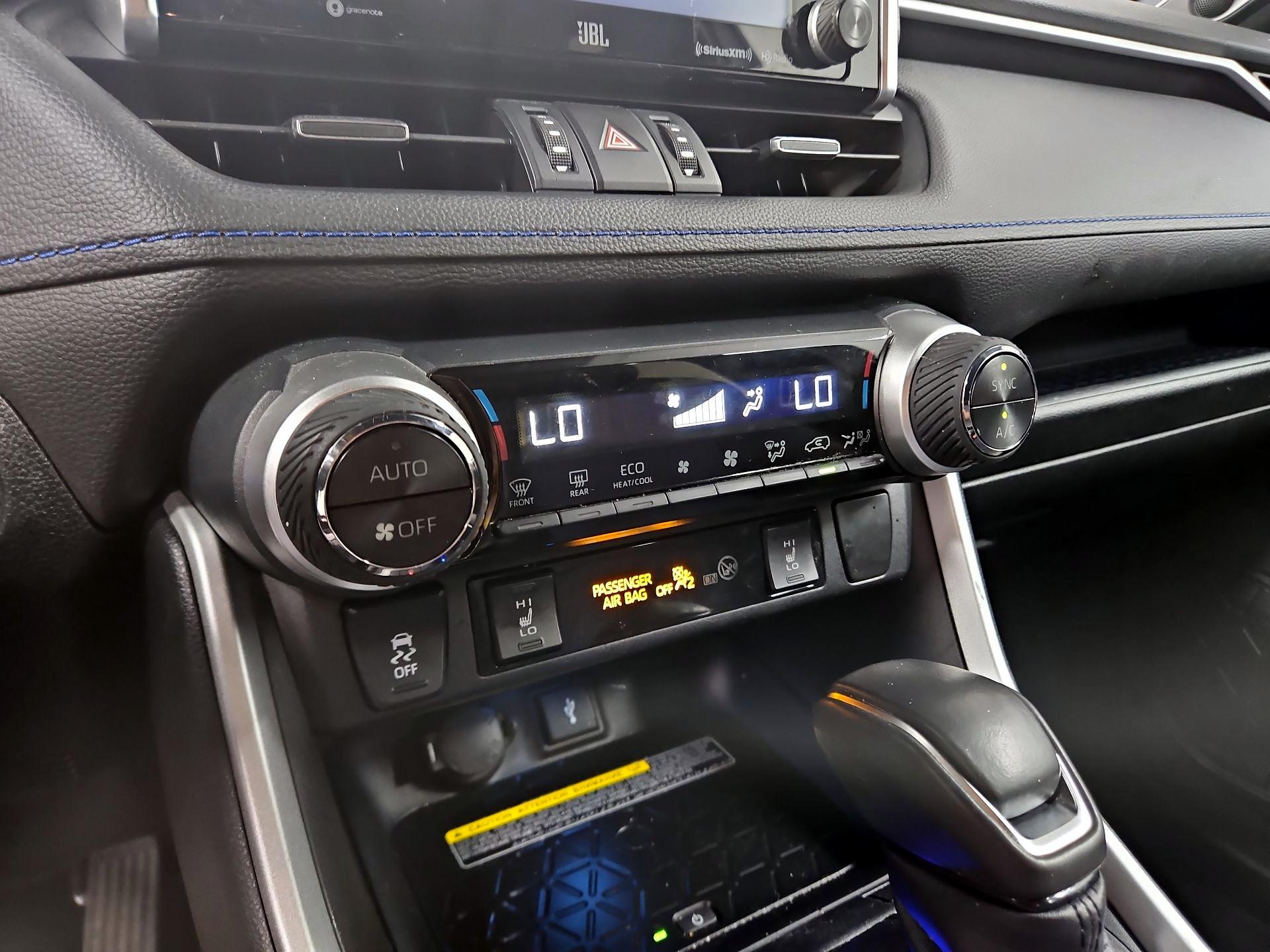 Thumbnail: 2021 Toyota RAV4 - 17