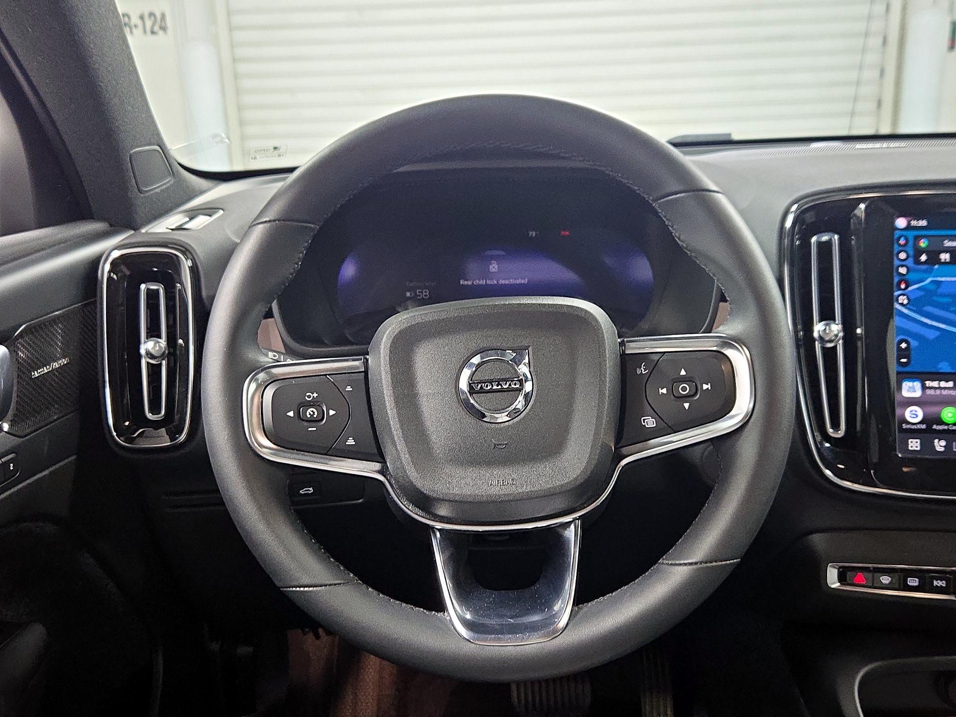 Thumbnail: 2023 Volvo C40 - 10