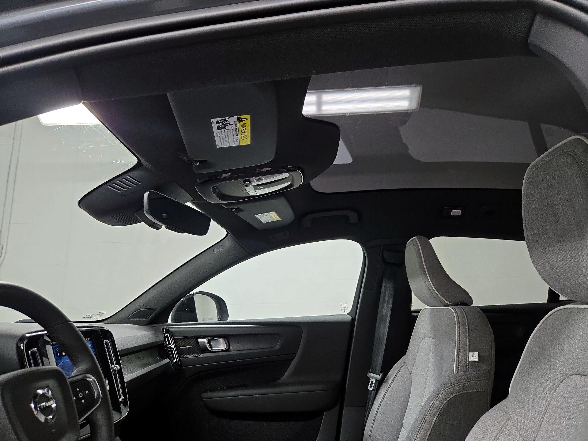 Thumbnail: 2023 Volvo C40 - 20