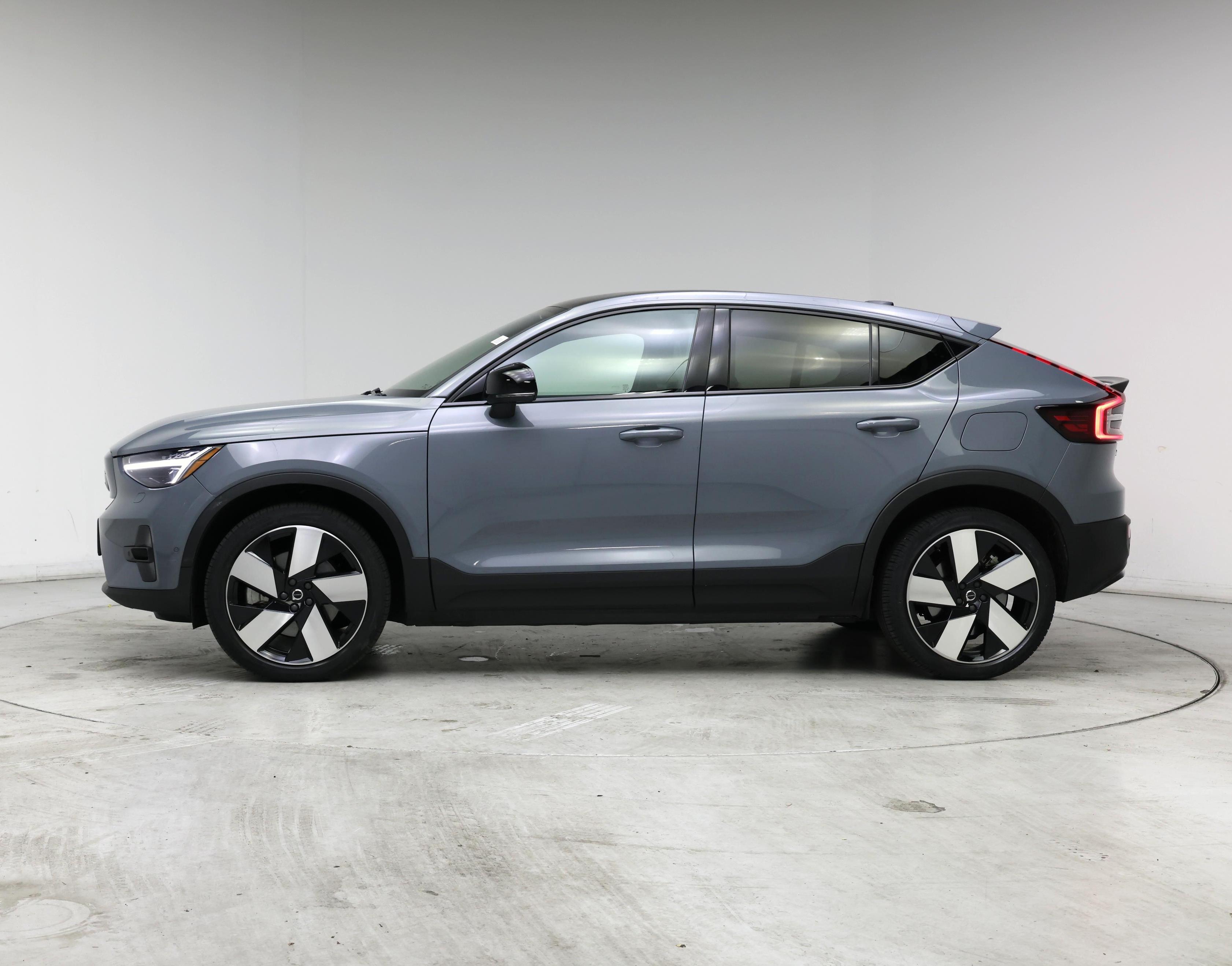 Thumbnail: 2023 Volvo C40 - 3