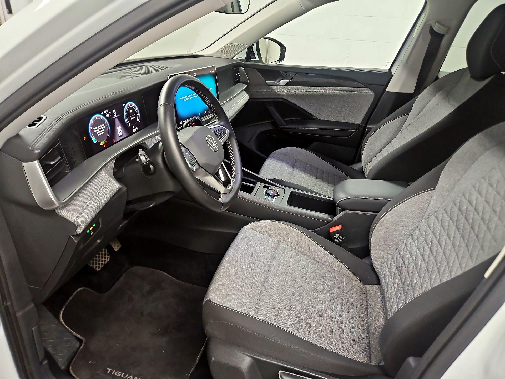 Thumbnail: 2025 Volkswagen Tiguan - 11