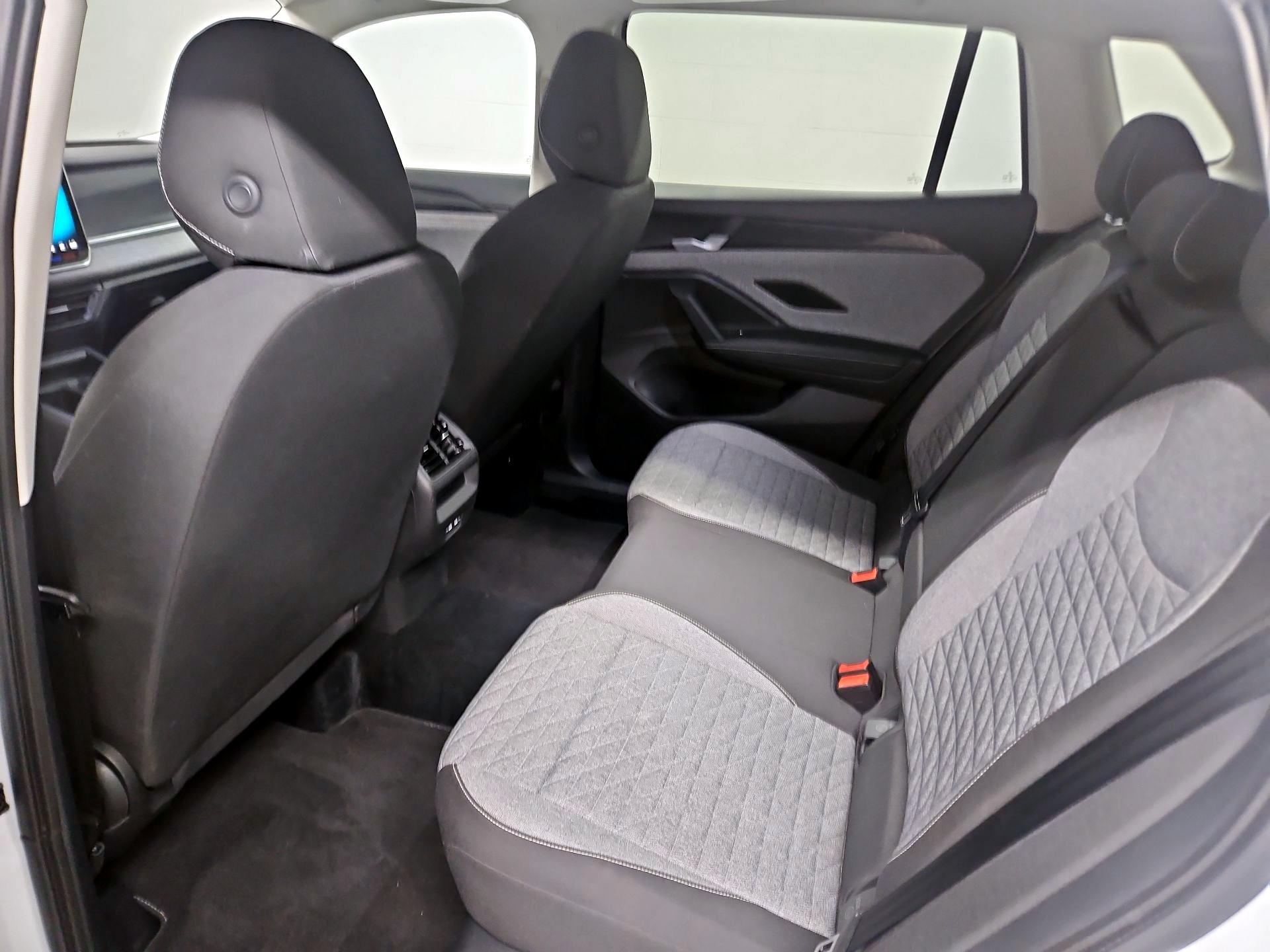 Thumbnail: 2025 Volkswagen Tiguan - 19