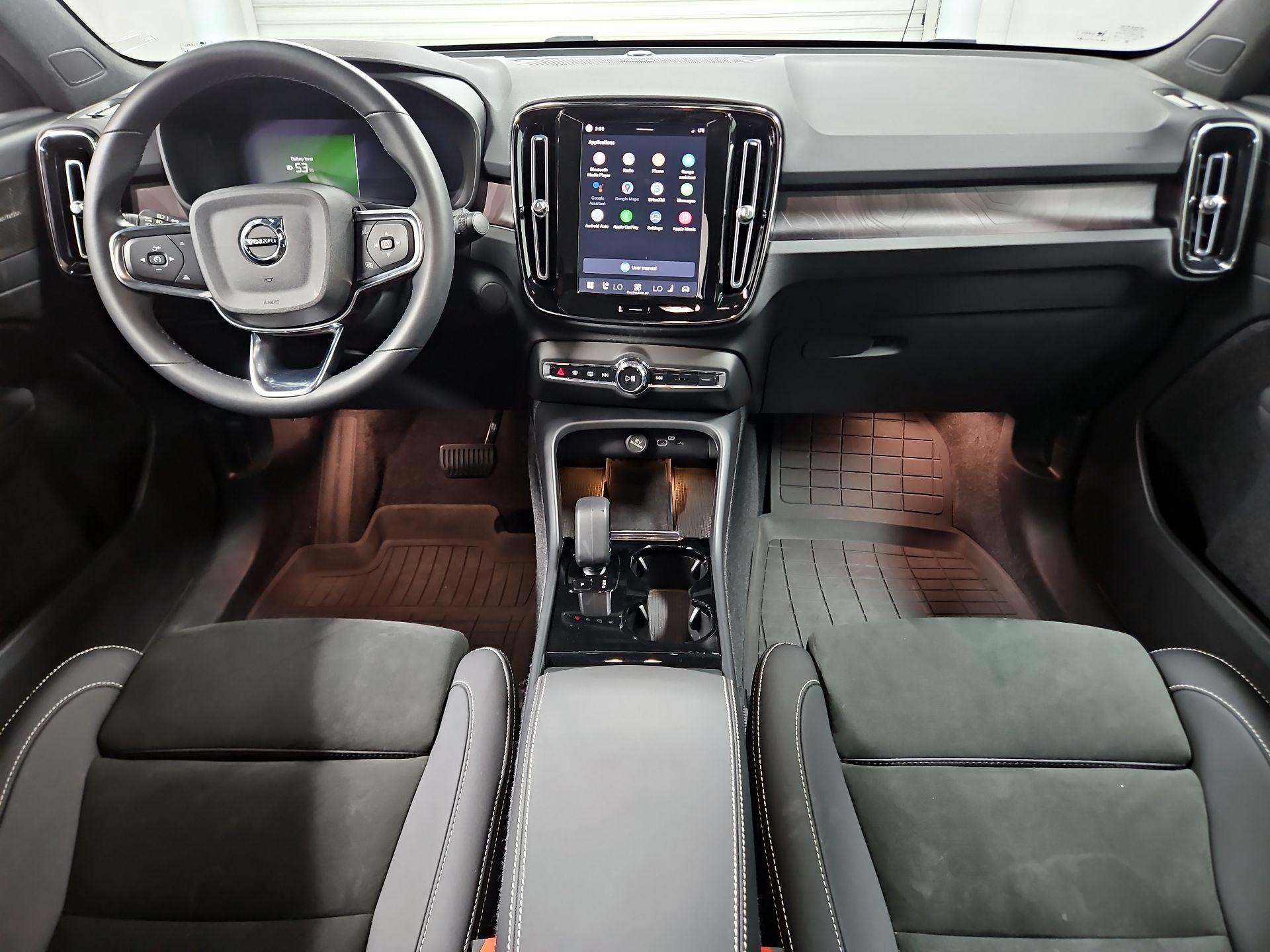 Thumbnail: 2023 Volvo C40 - 9
