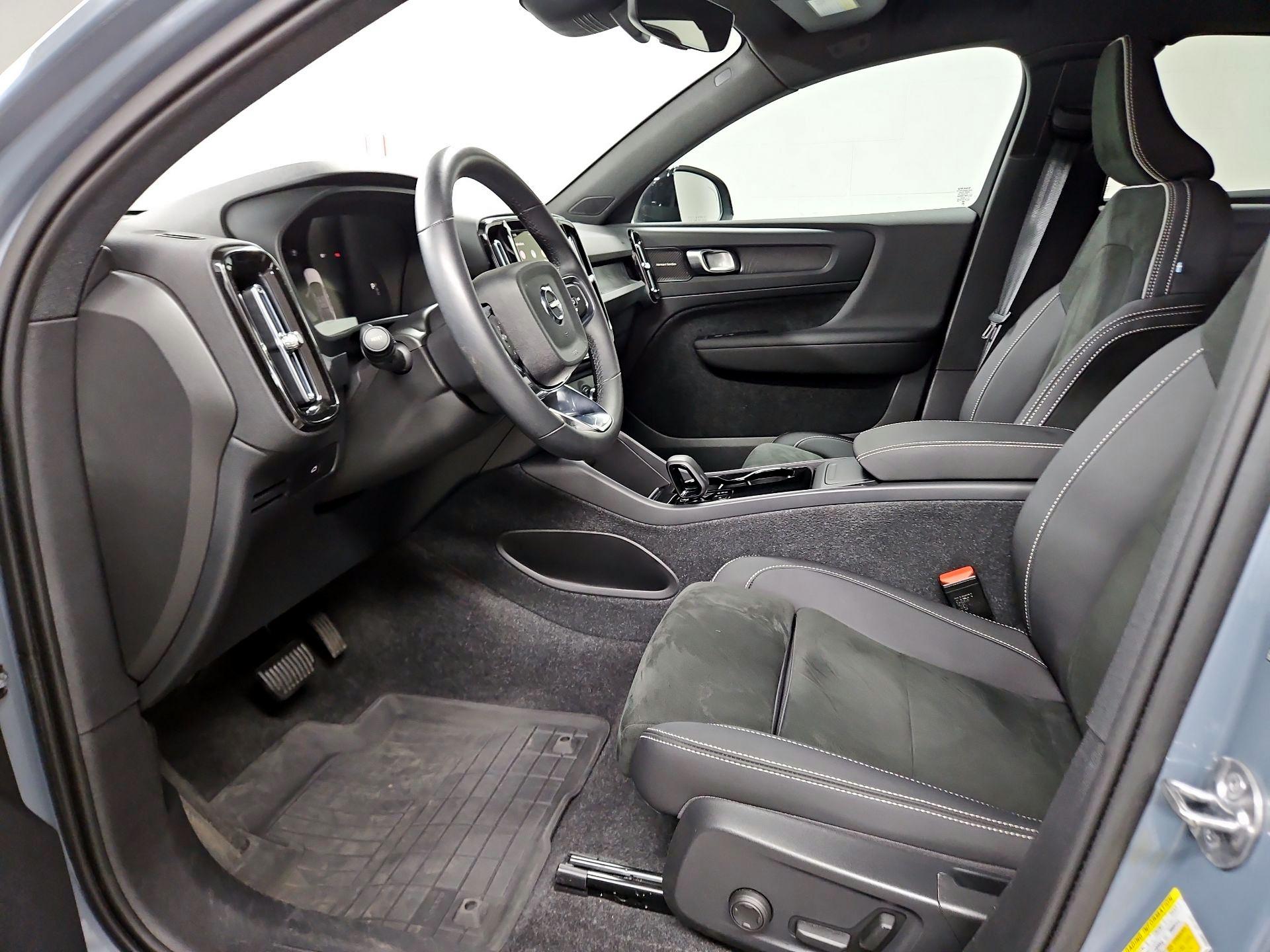 Thumbnail: 2023 Volvo C40 - 11