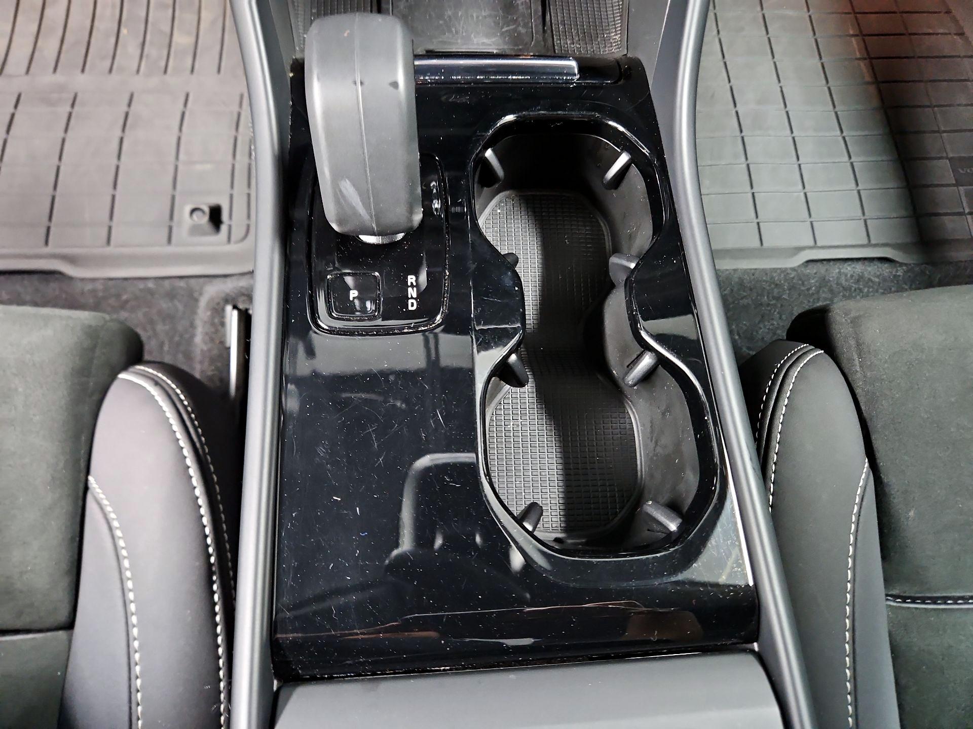Thumbnail: 2023 Volvo C40 - 17