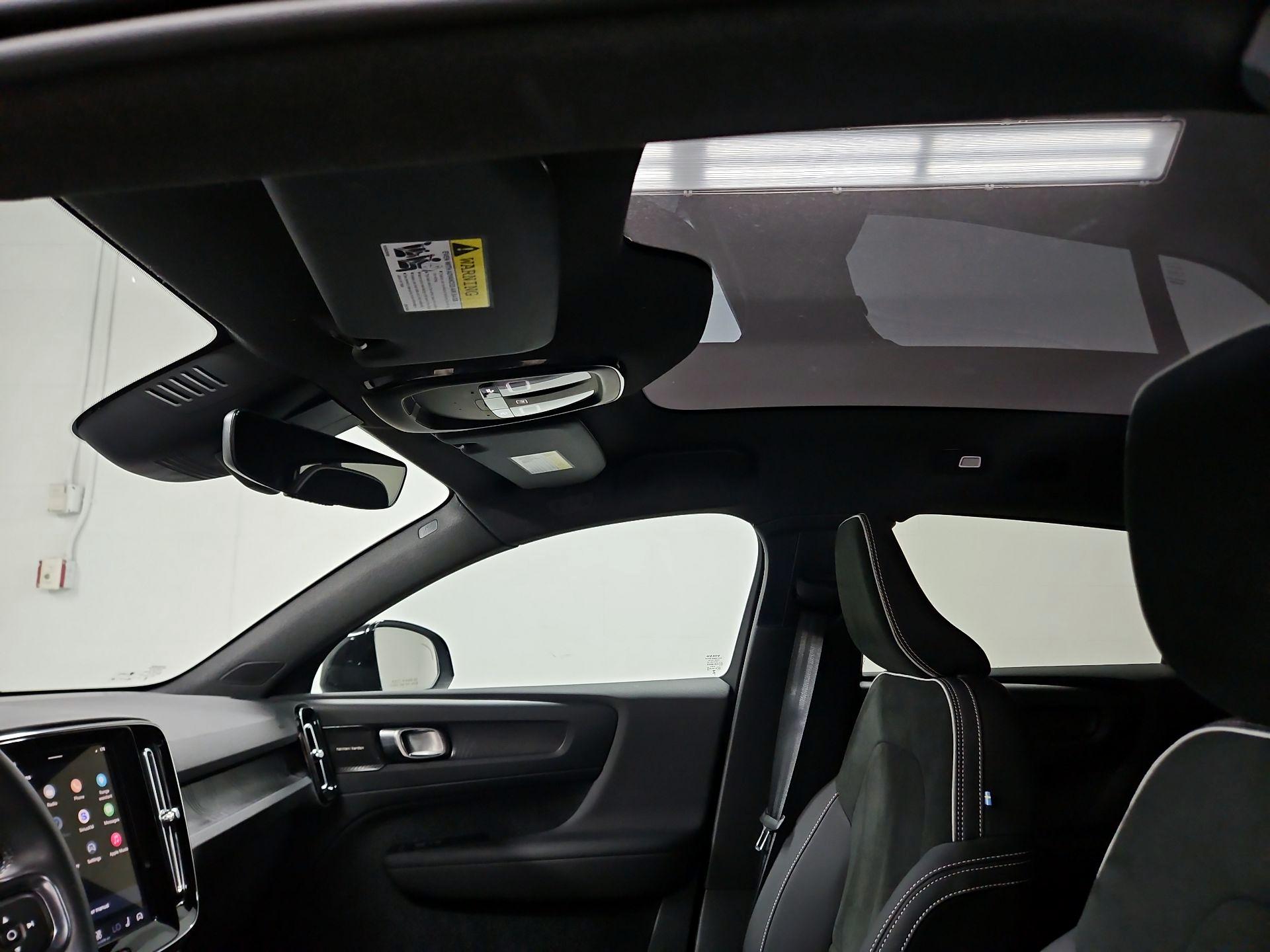 Thumbnail: 2023 Volvo C40 - 19